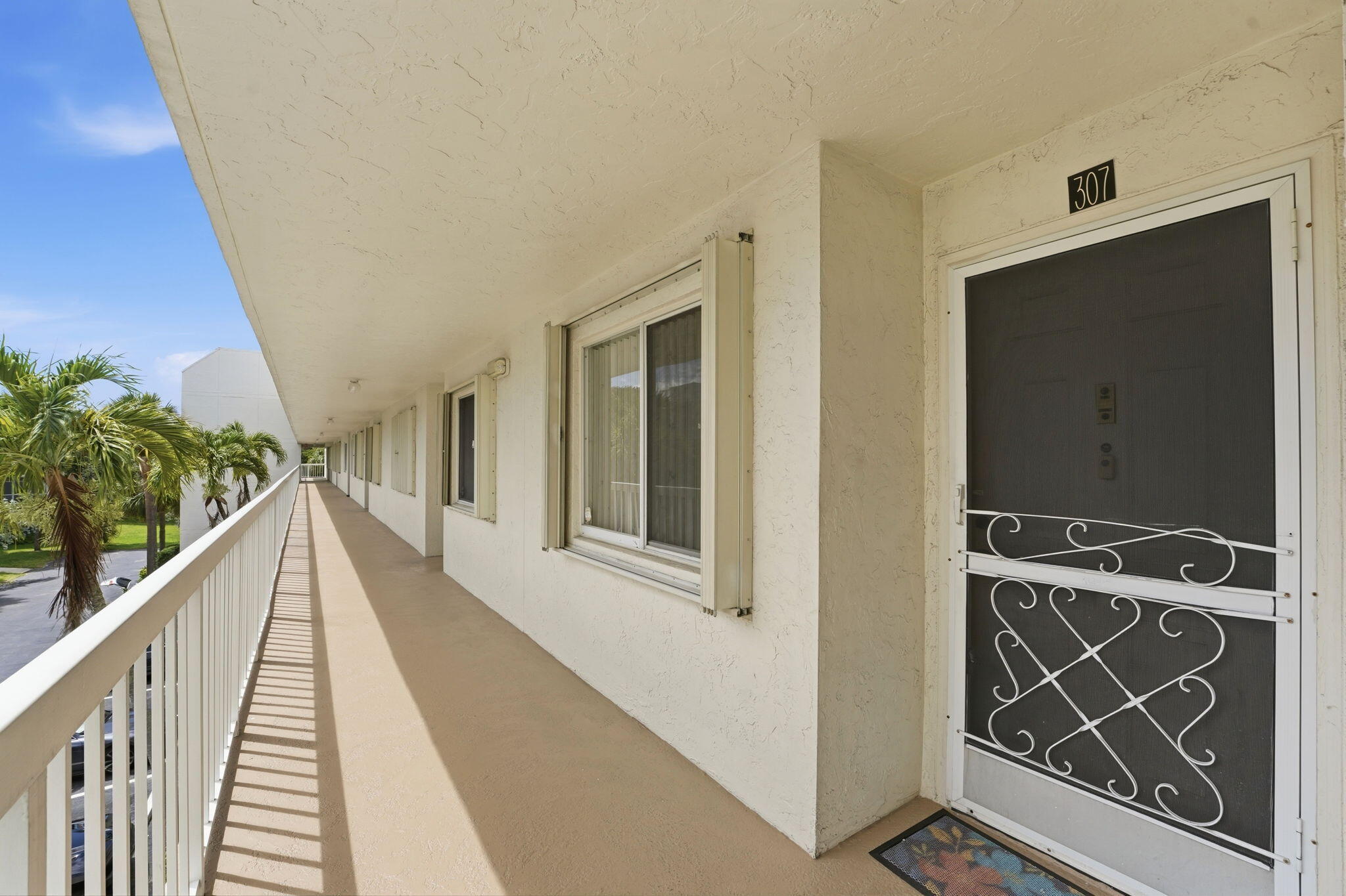 3146 Via Poinciana 307 Property Photo 1