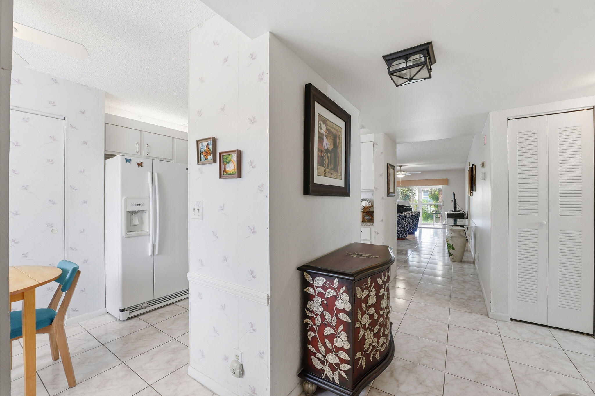 3146 Via Poinciana 307 Property Photo 3