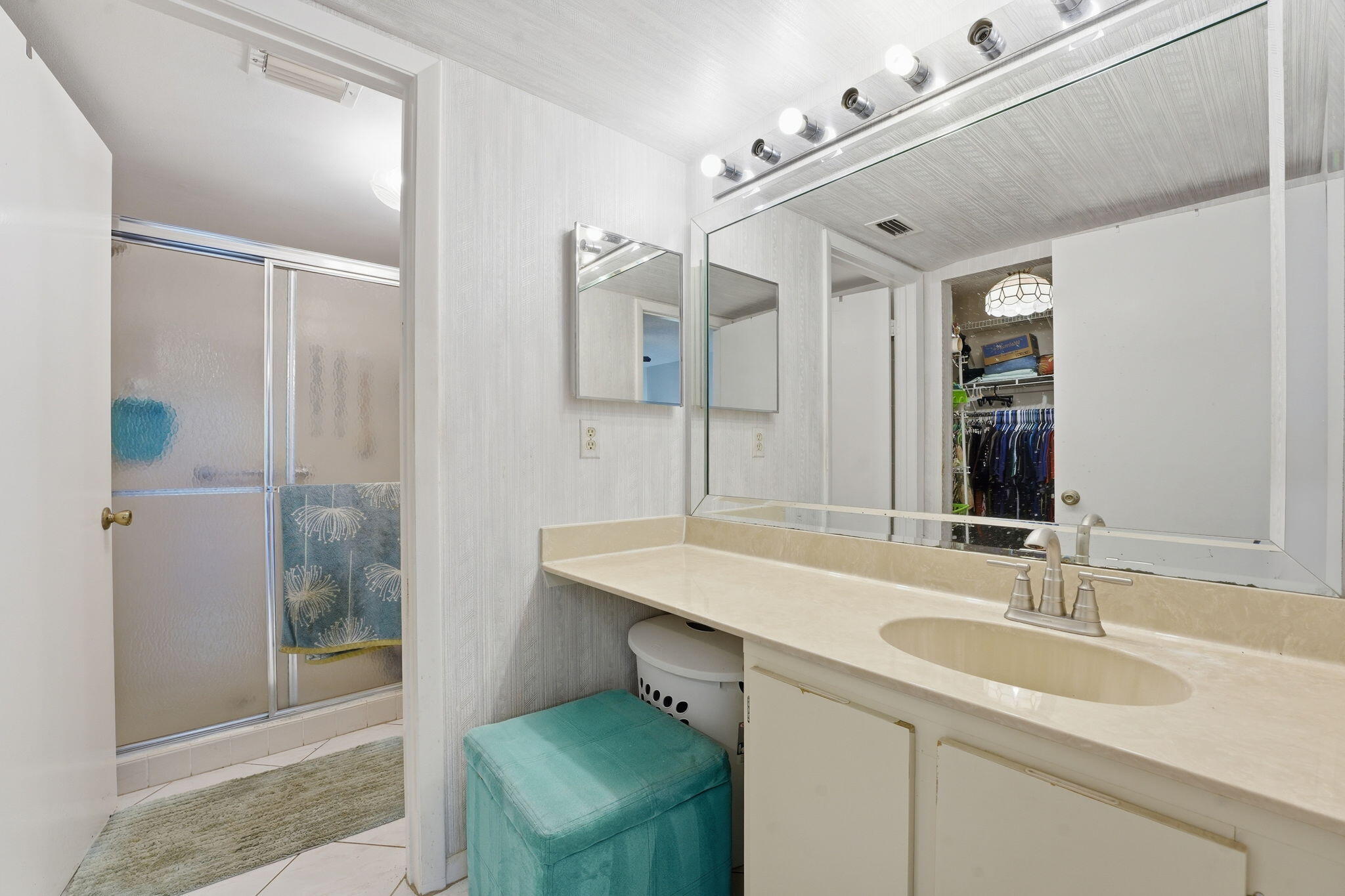 3146 Via Poinciana 307 Property Photo 19