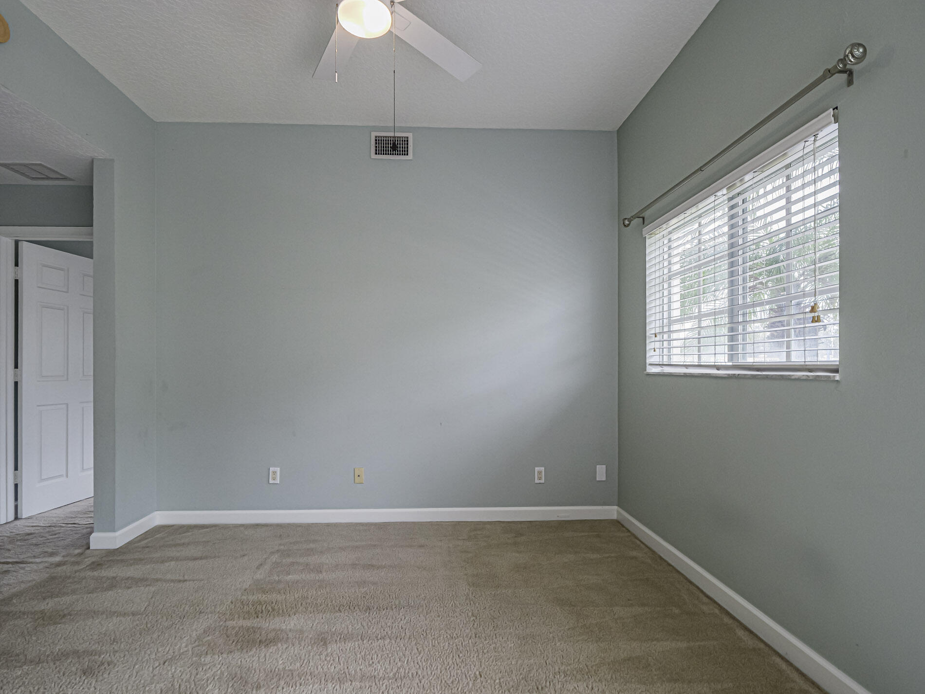 524 7th Square 101 Property Photo 12