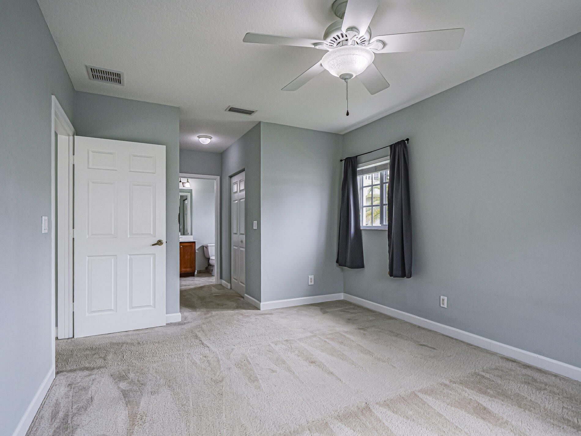 524 7th Square 101 Property Photo 16