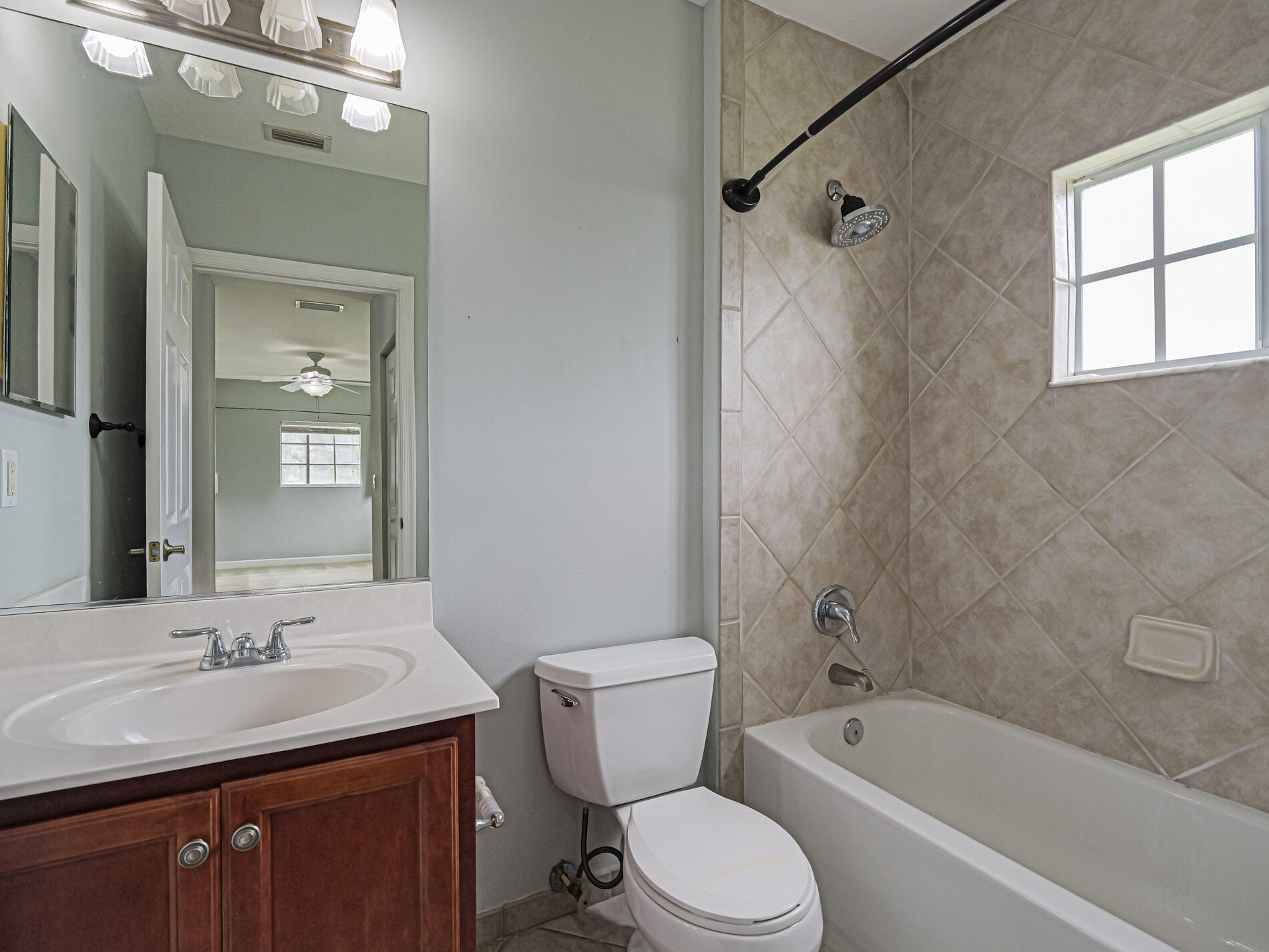 524 7th Square 101 Property Photo 22