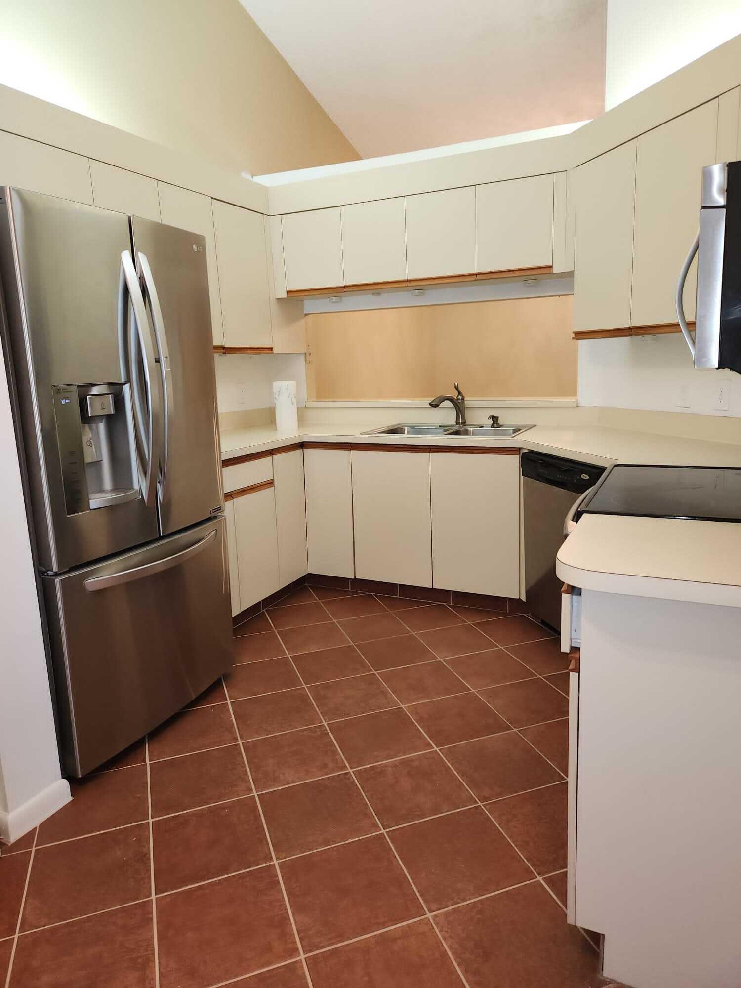 6531 Se Federal Highway F211 Property Photo 3