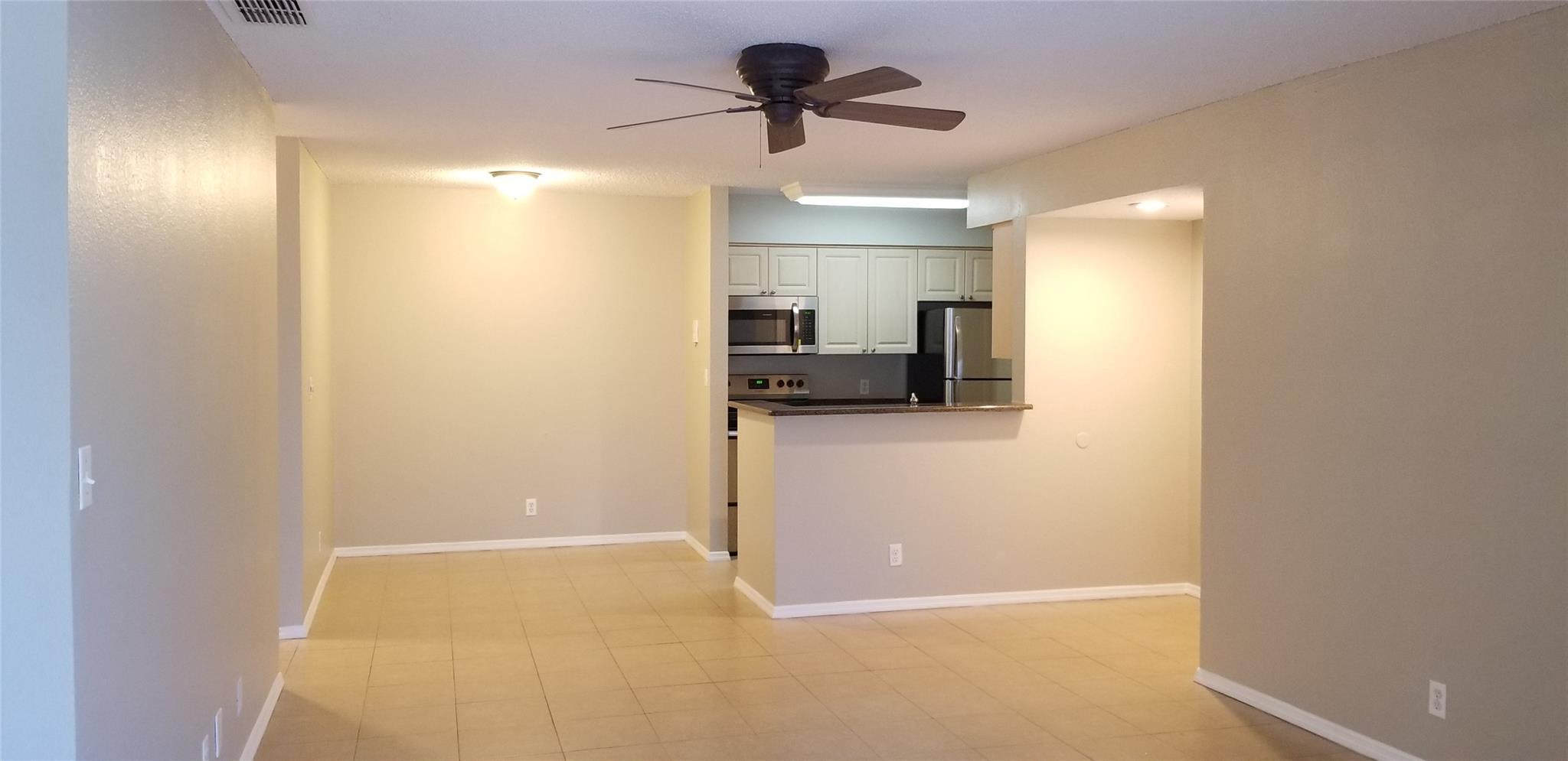 2846 S University Drive 4205 Property Photo 2