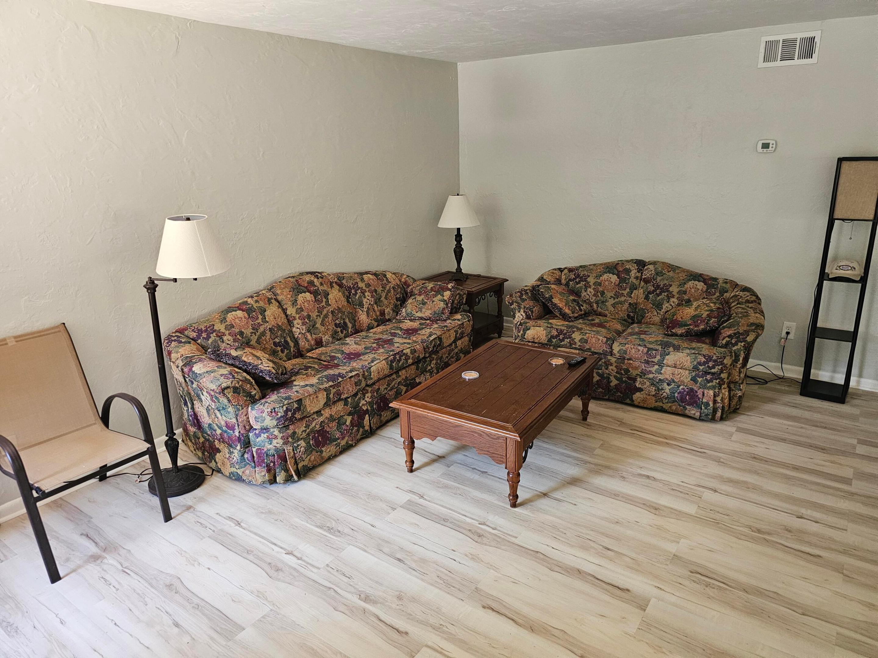 3124 Se Us Highway 441 J8 Property Photo 5