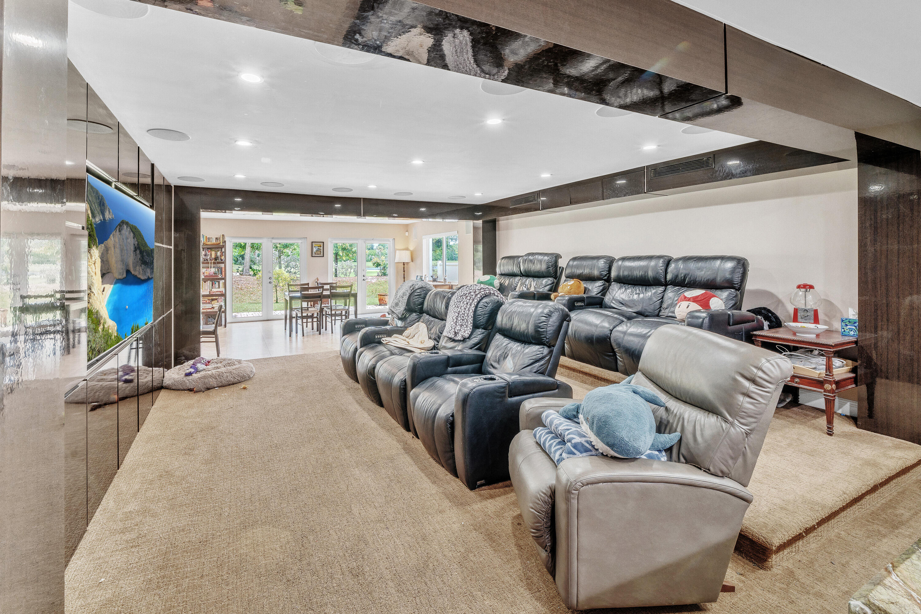 5844 Pinebrook Drive Property Photo 10