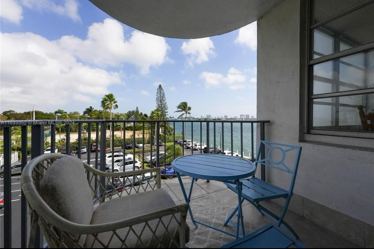 11930 N Bayshore Drive 302 Property Photo 4