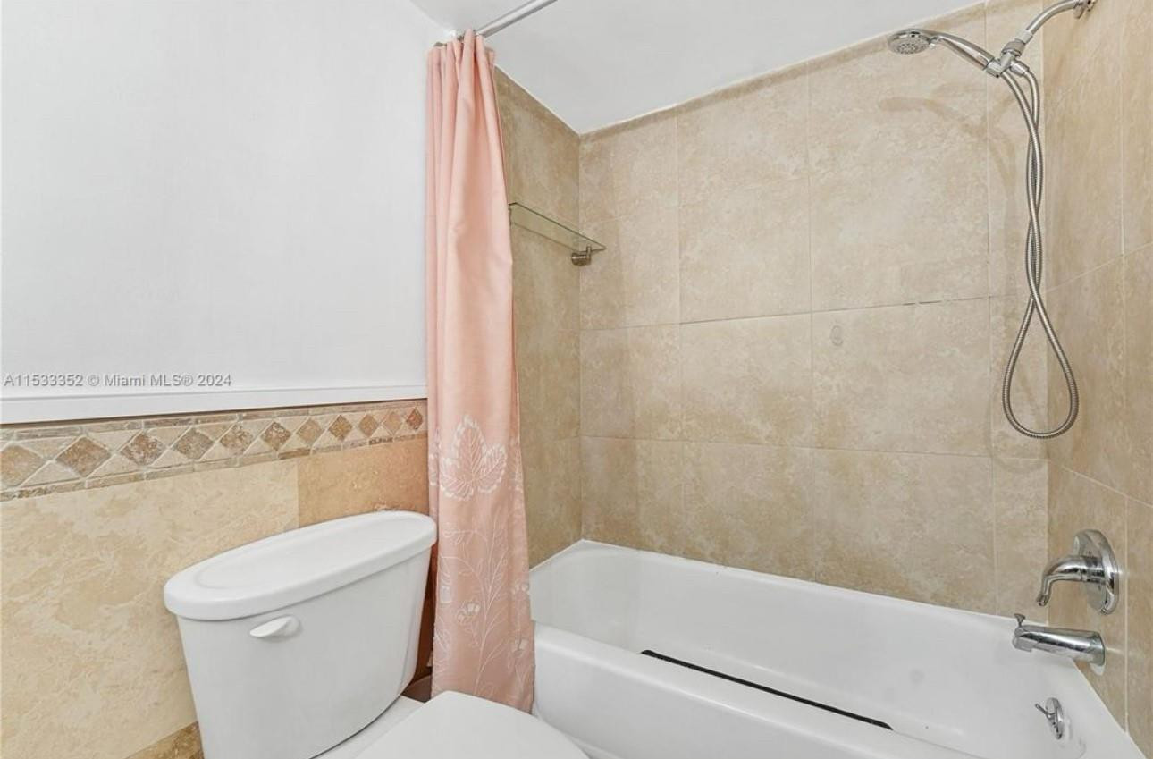 11930 N Bayshore Drive 302 Property Photo 6