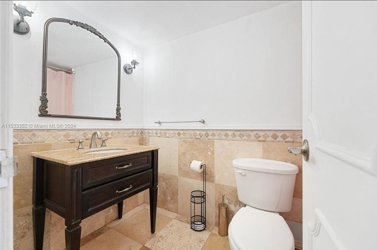 11930 N Bayshore Drive 302 Property Photo 7
