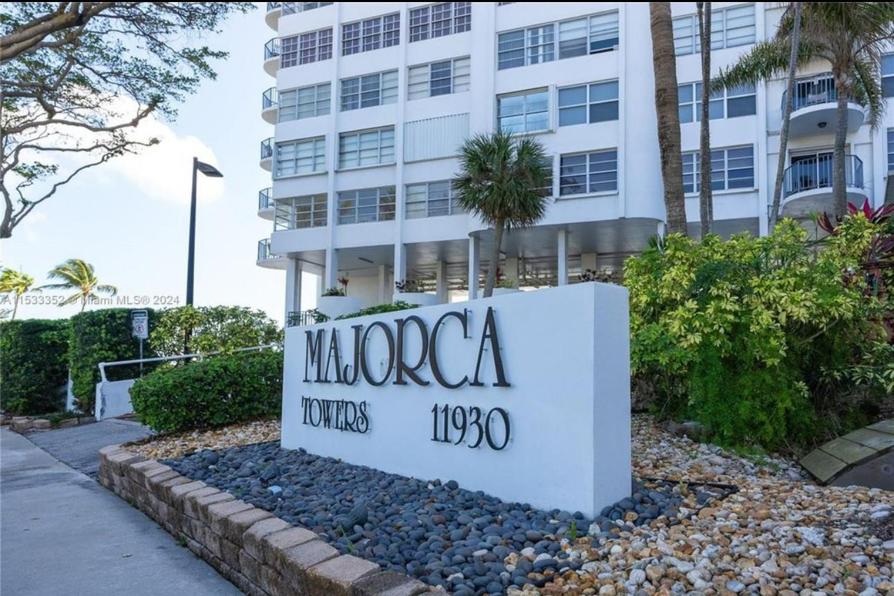 11930 N Bayshore Drive 302 Property Photo 10
