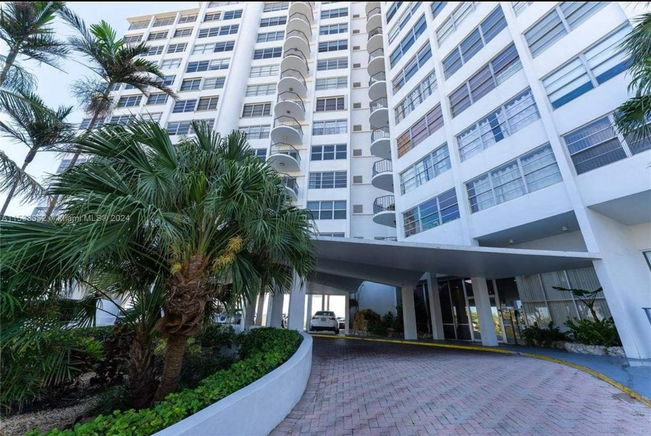 11930 N Bayshore Drive 302 Property Photo 11