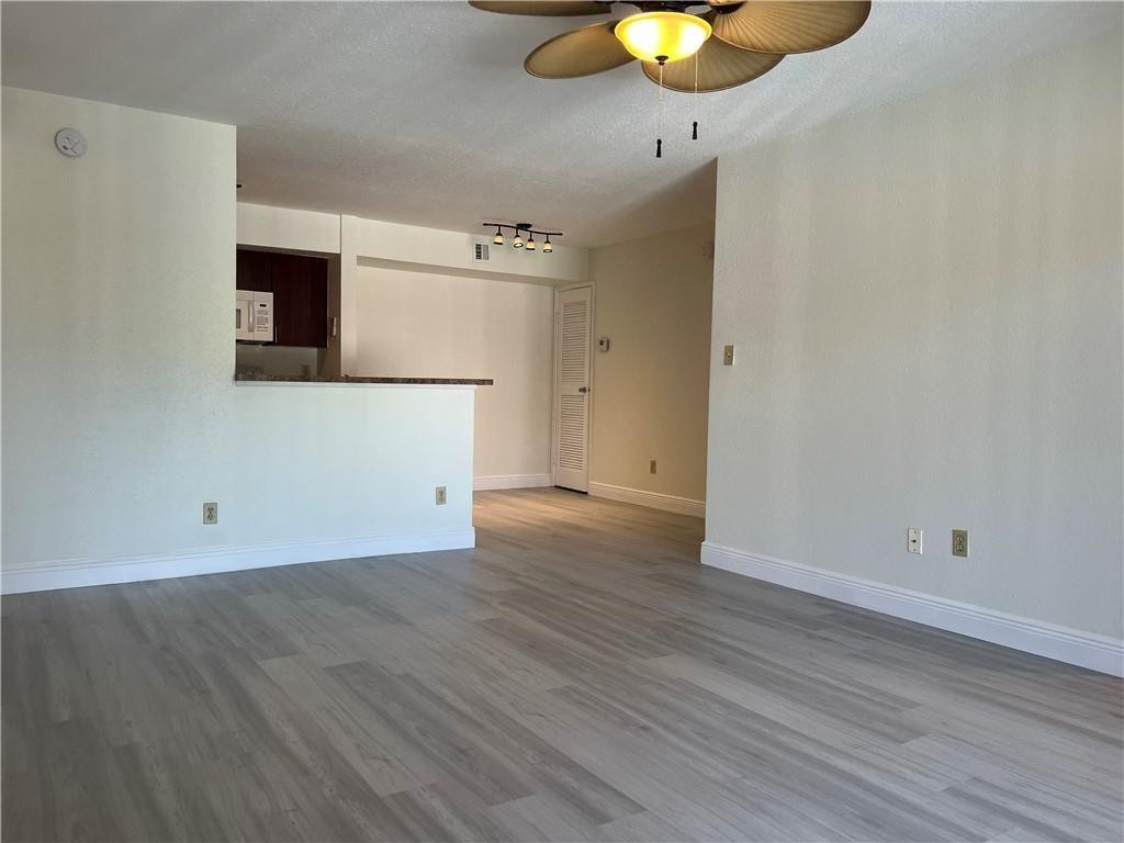 875 Riverside Drive 725 Property Photo 3