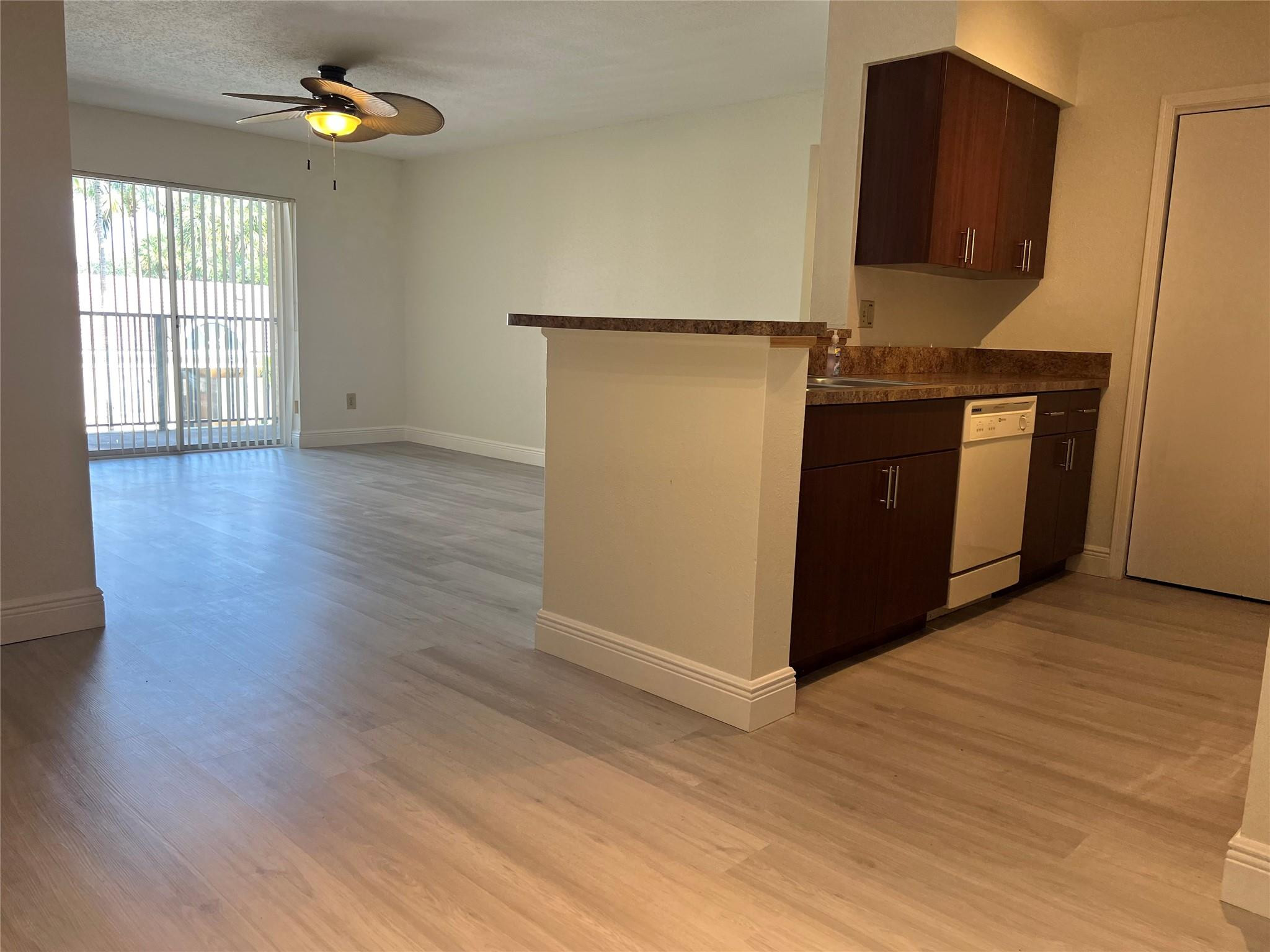 875 Riverside Drive 725 Property Photo 5