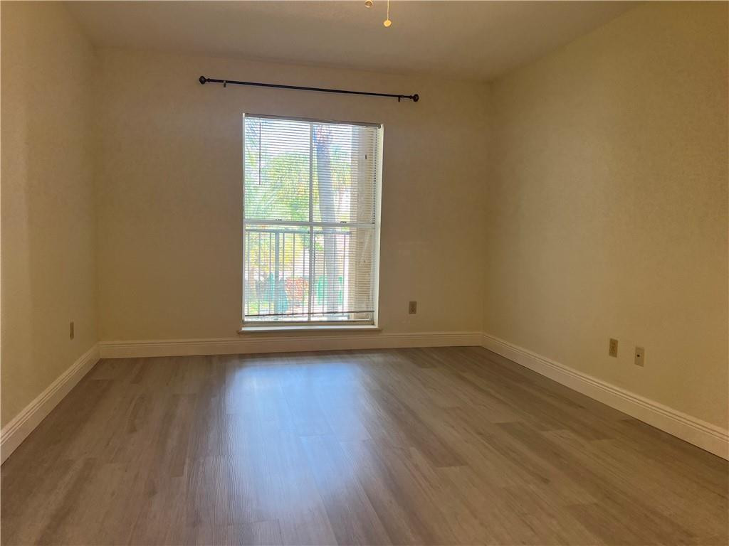 875 Riverside Drive 725 Property Photo 15
