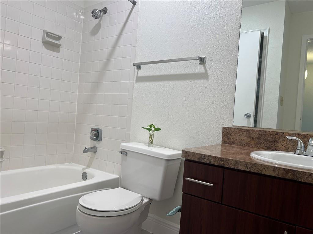 875 Riverside Drive 725 Property Photo 17