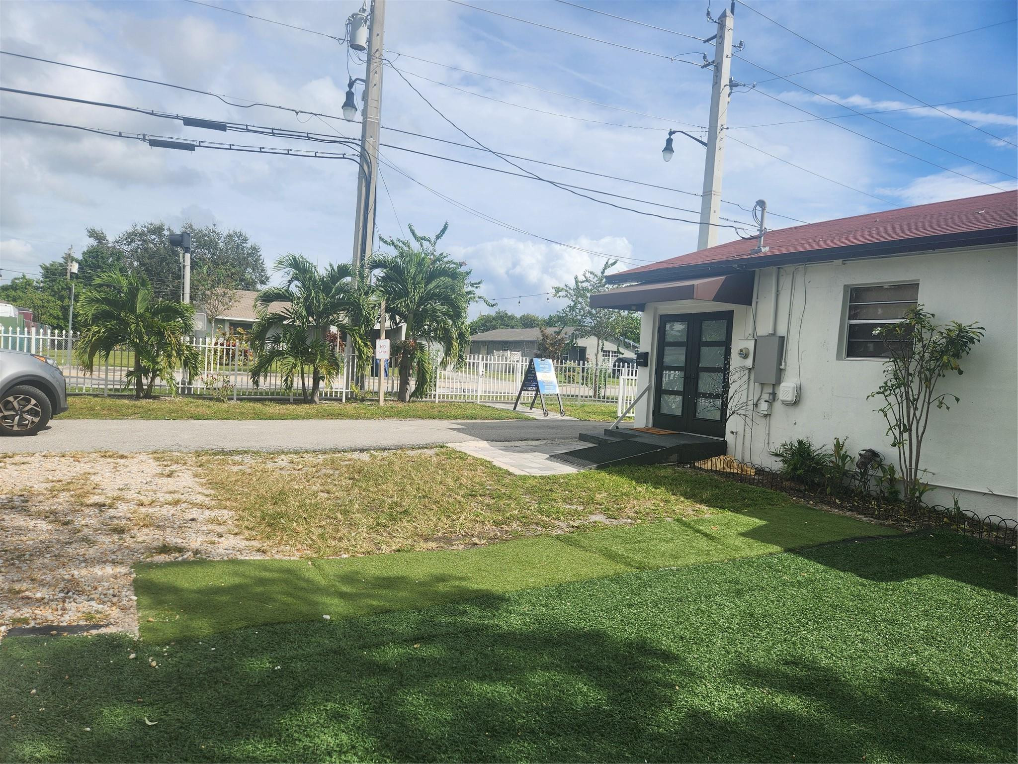 1000 Foster Road Property Photo 3