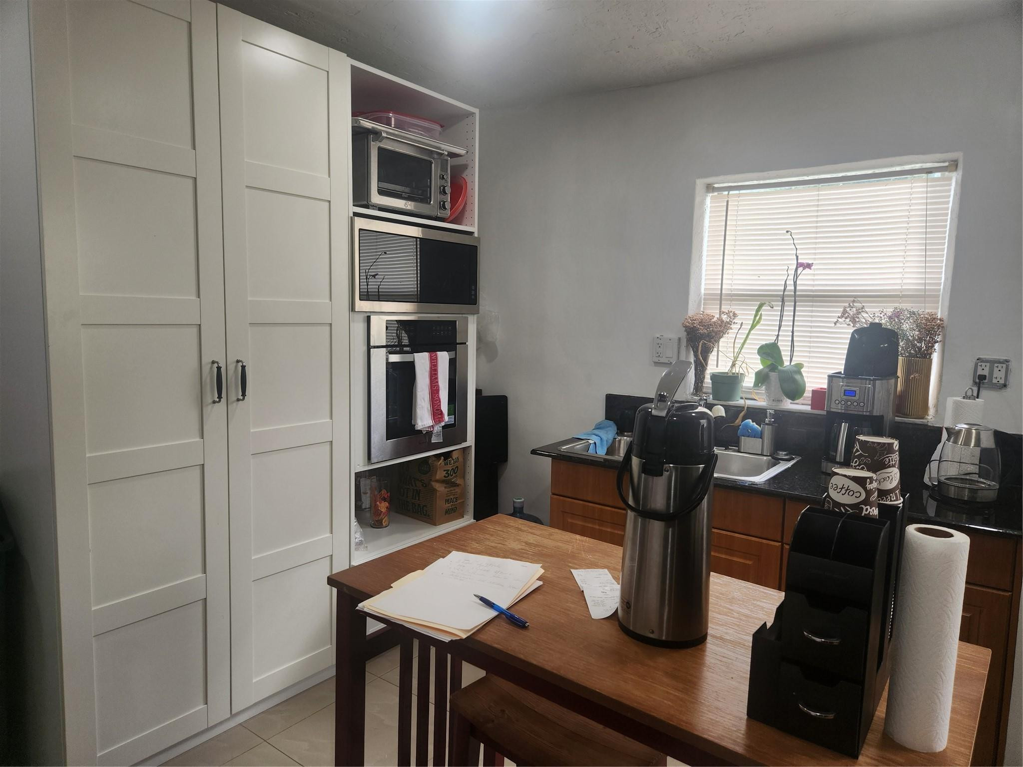 1000 Foster Road Property Photo 13