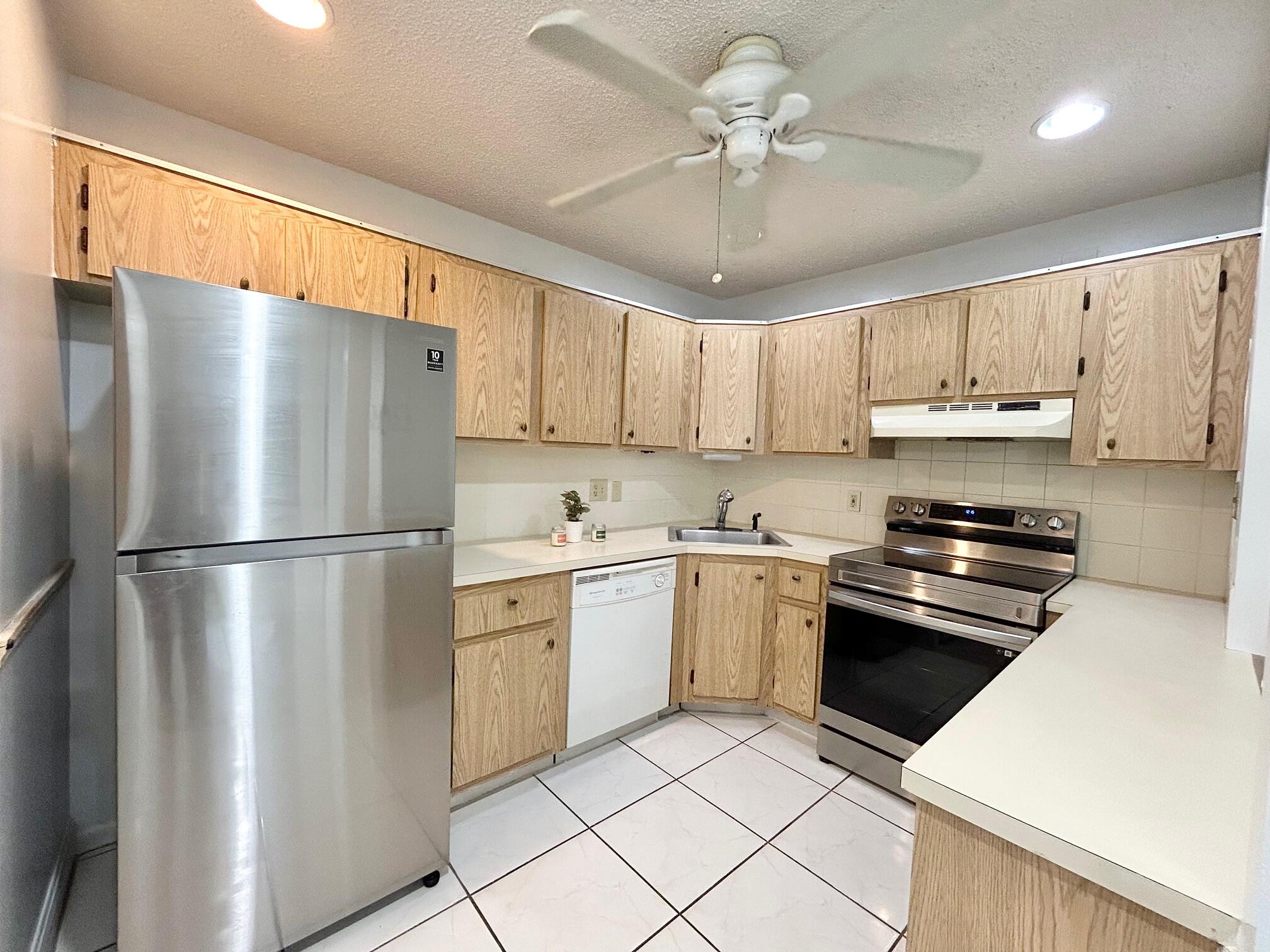 433 Pine Glen Lane C2 Property Photo 8