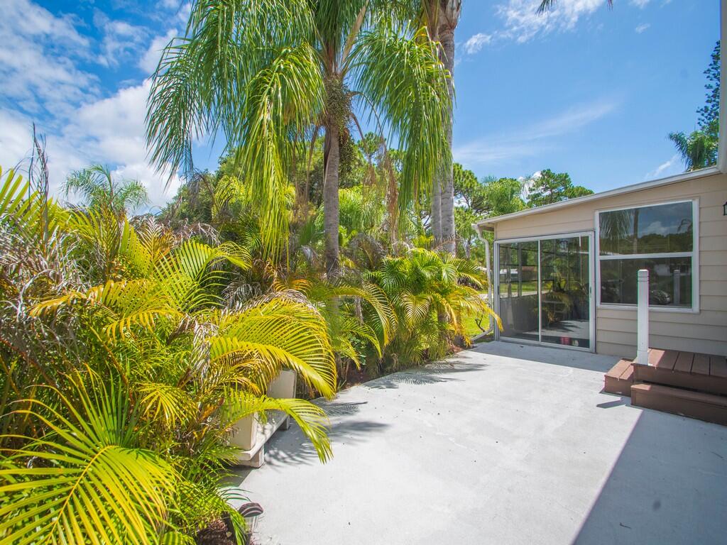 78 W Caribbean Property Photo 1