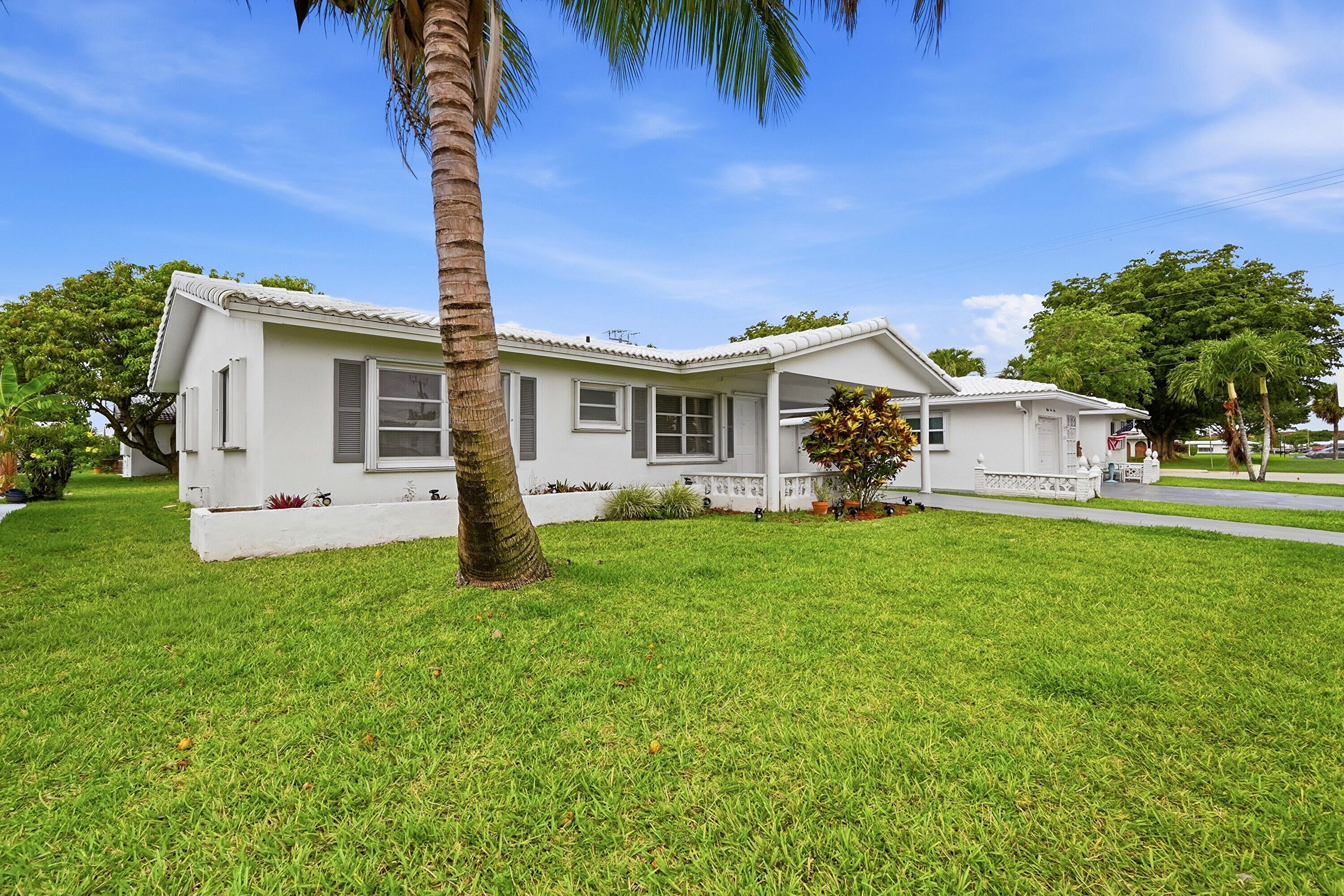 8410 Nw 59th Place Property Photo 3