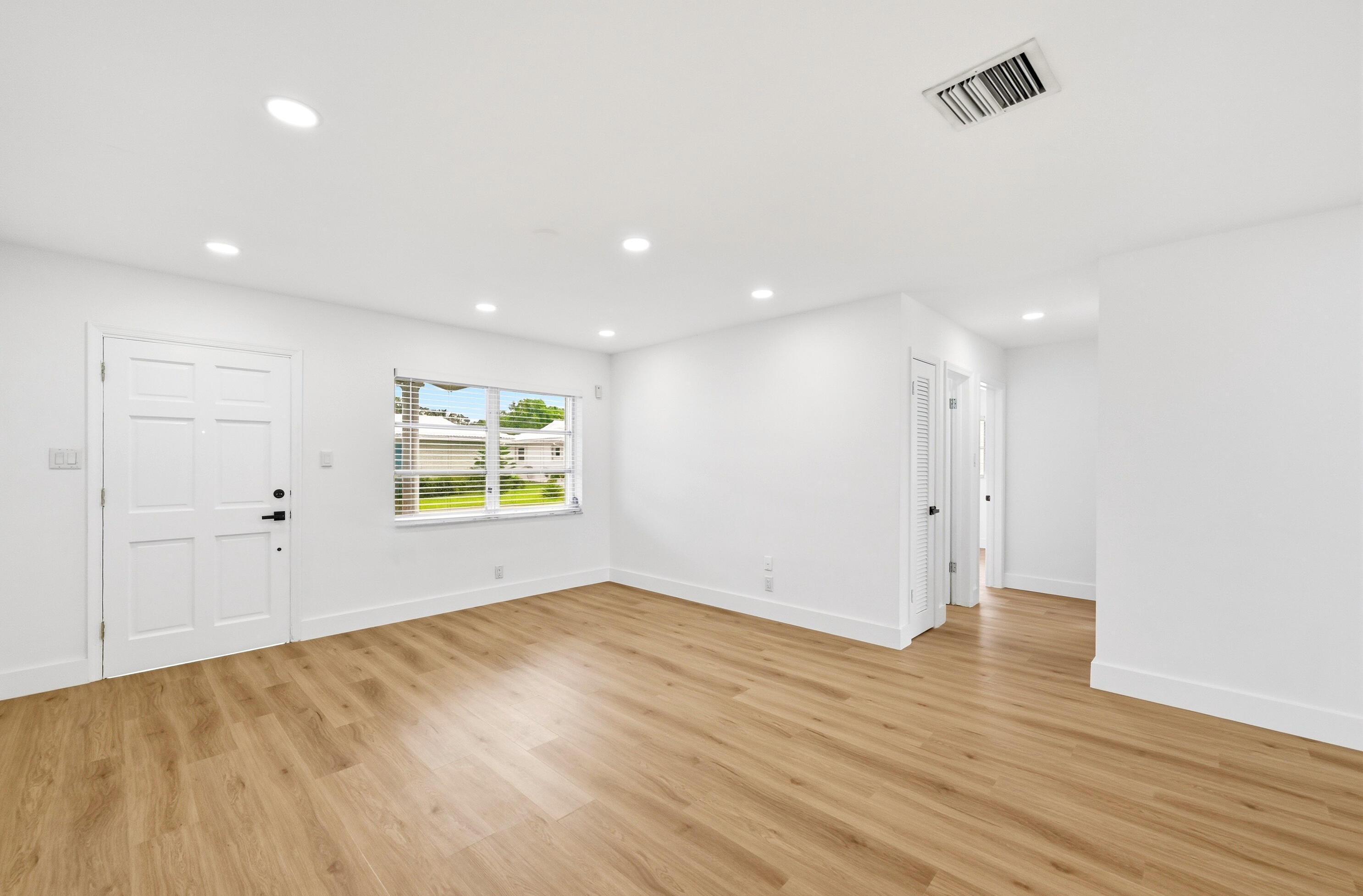 8410 Nw 59th Place Property Photo 8