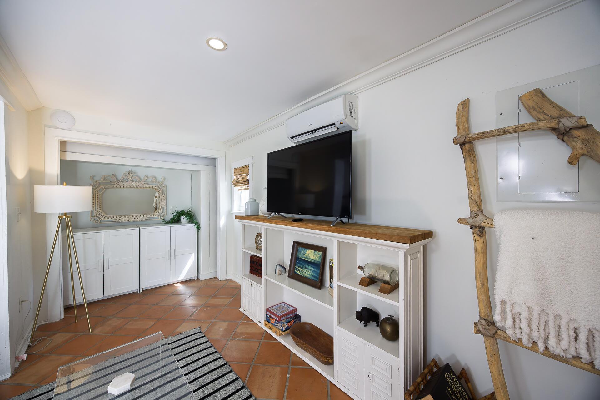 717 Forest Hill Boulevard Property Photo 34