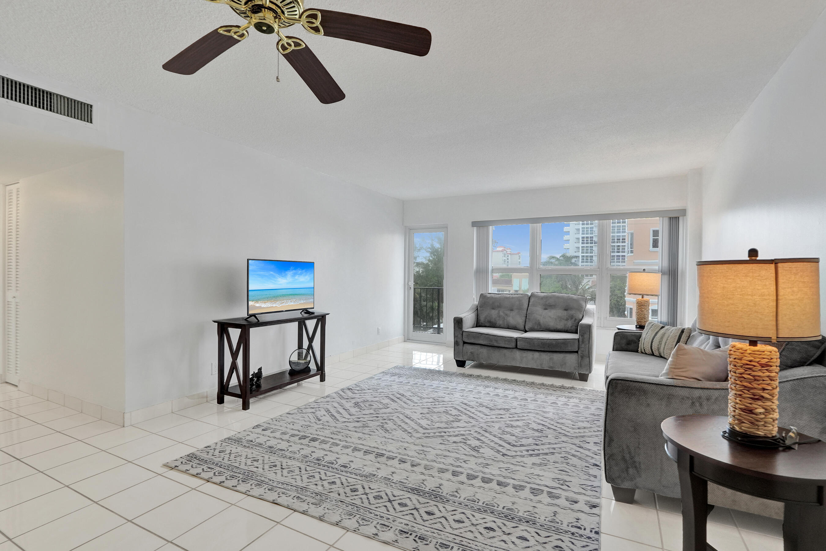 405 N Ocean Boulevard 305 Property Photo 9