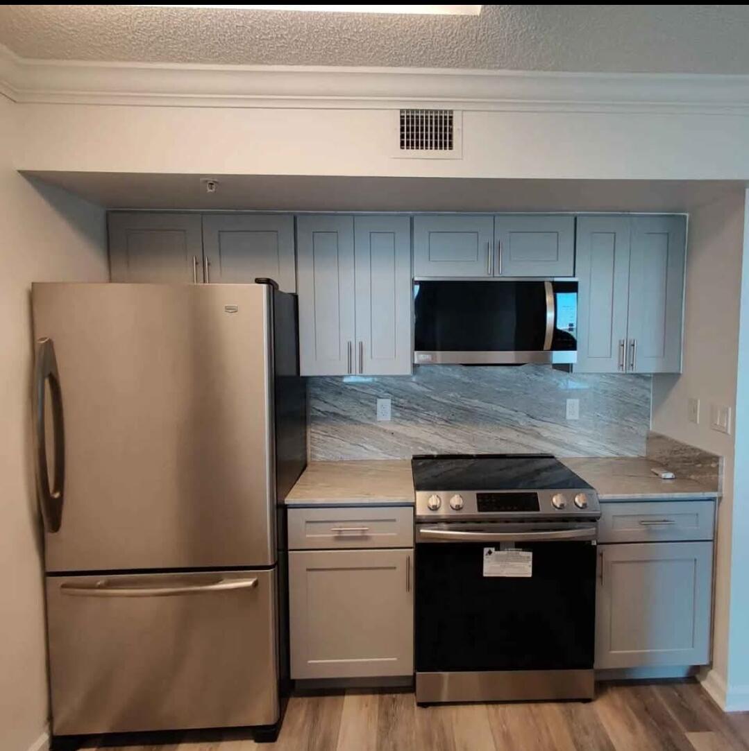 1000 Scotia Drive 506 Property Photo 3