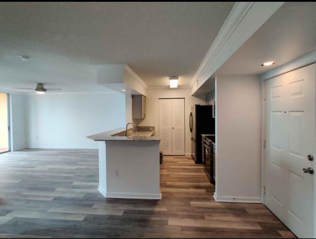 1000 Scotia Drive 506 Property Photo 4