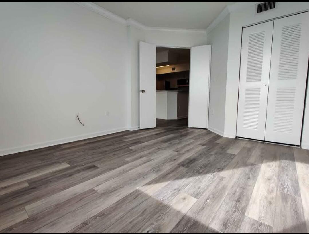1000 Scotia Drive 506 Property Photo 13