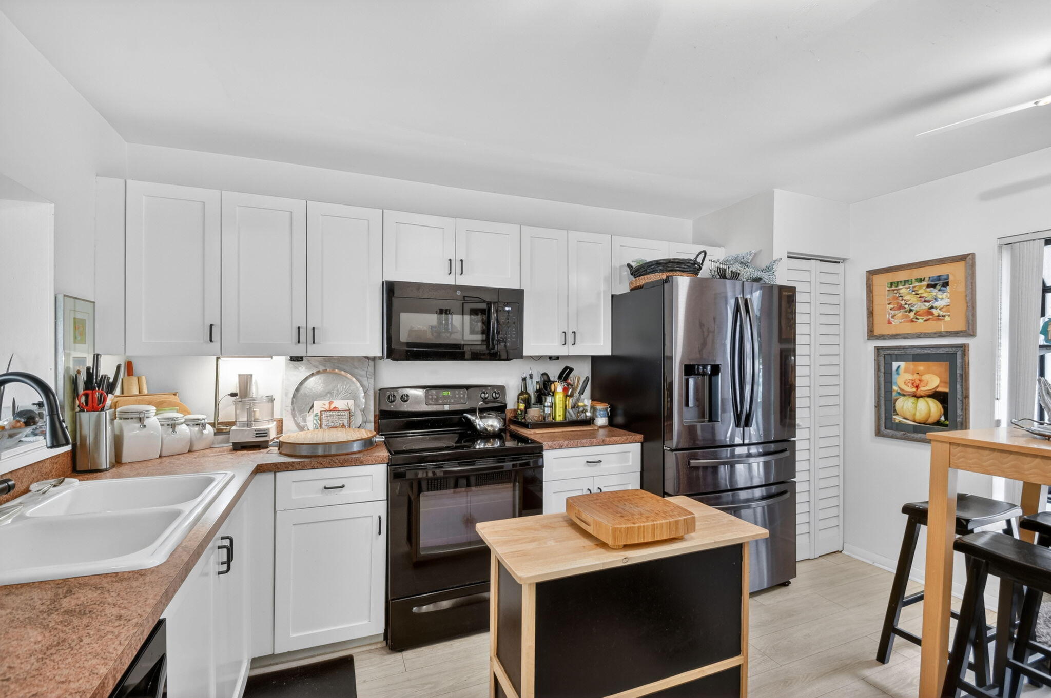 3329 Perimeter Drive Property Photo 6