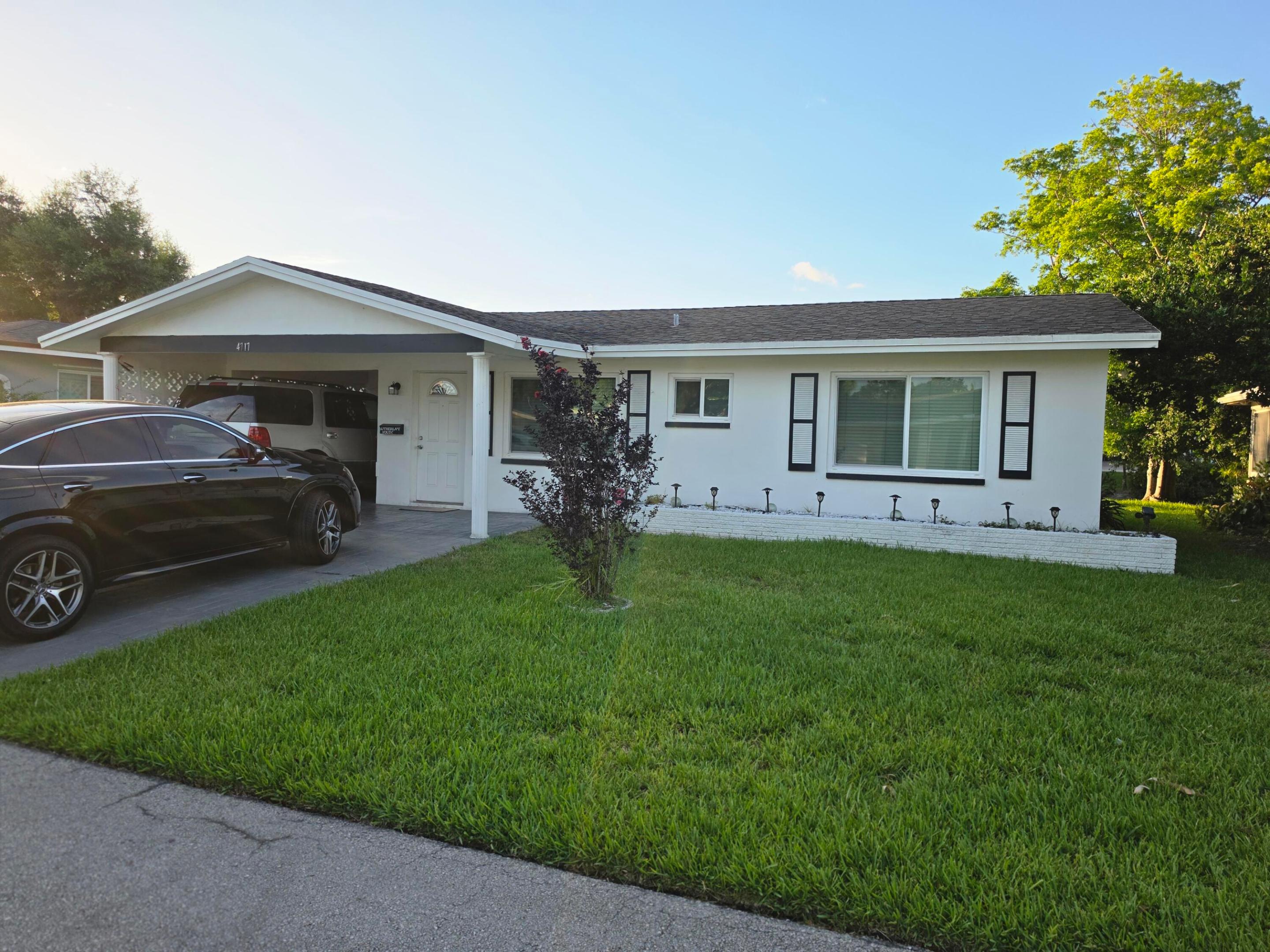 4717 NW 58th Street Property Photo 1
