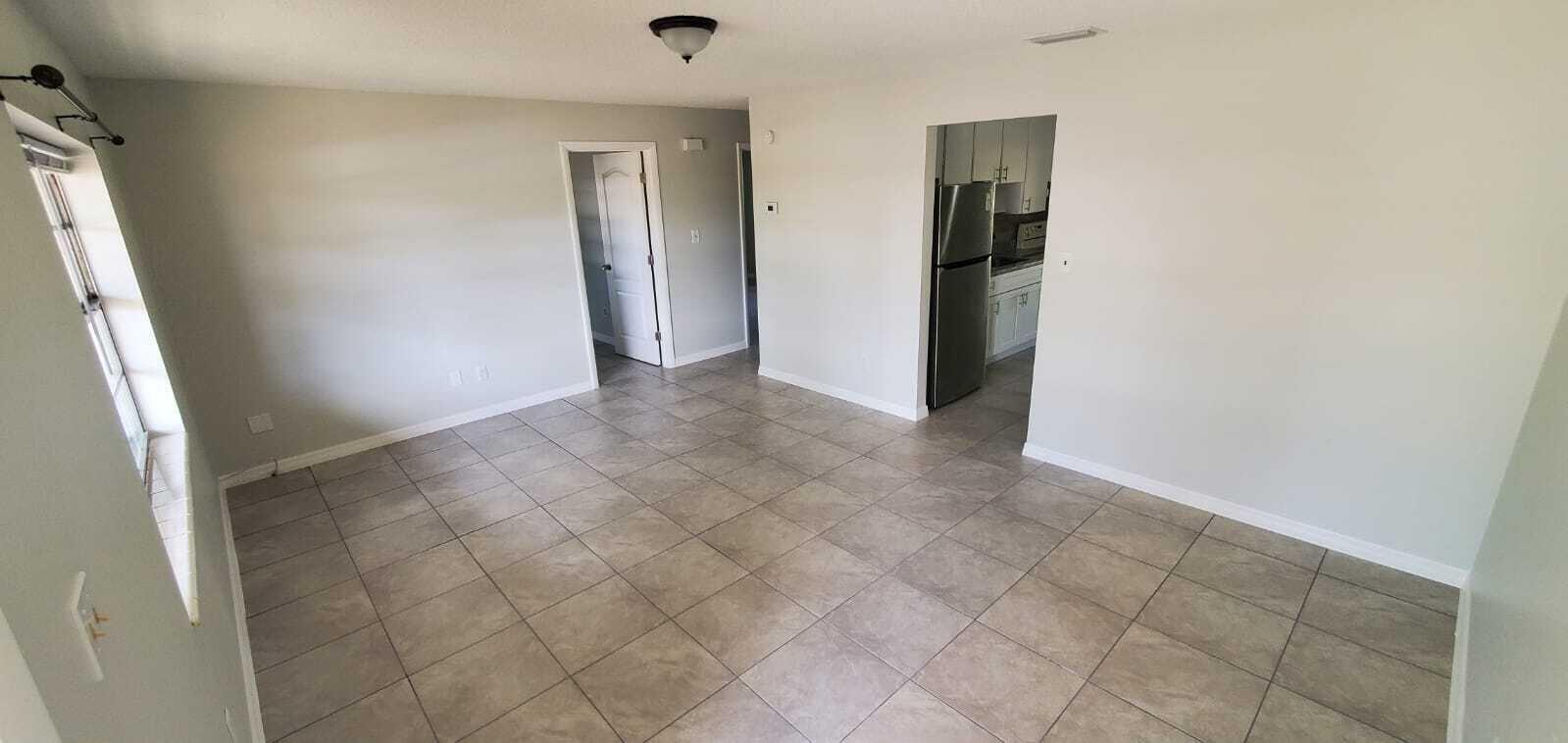 2578 Seneca Avenue Property Photo 9