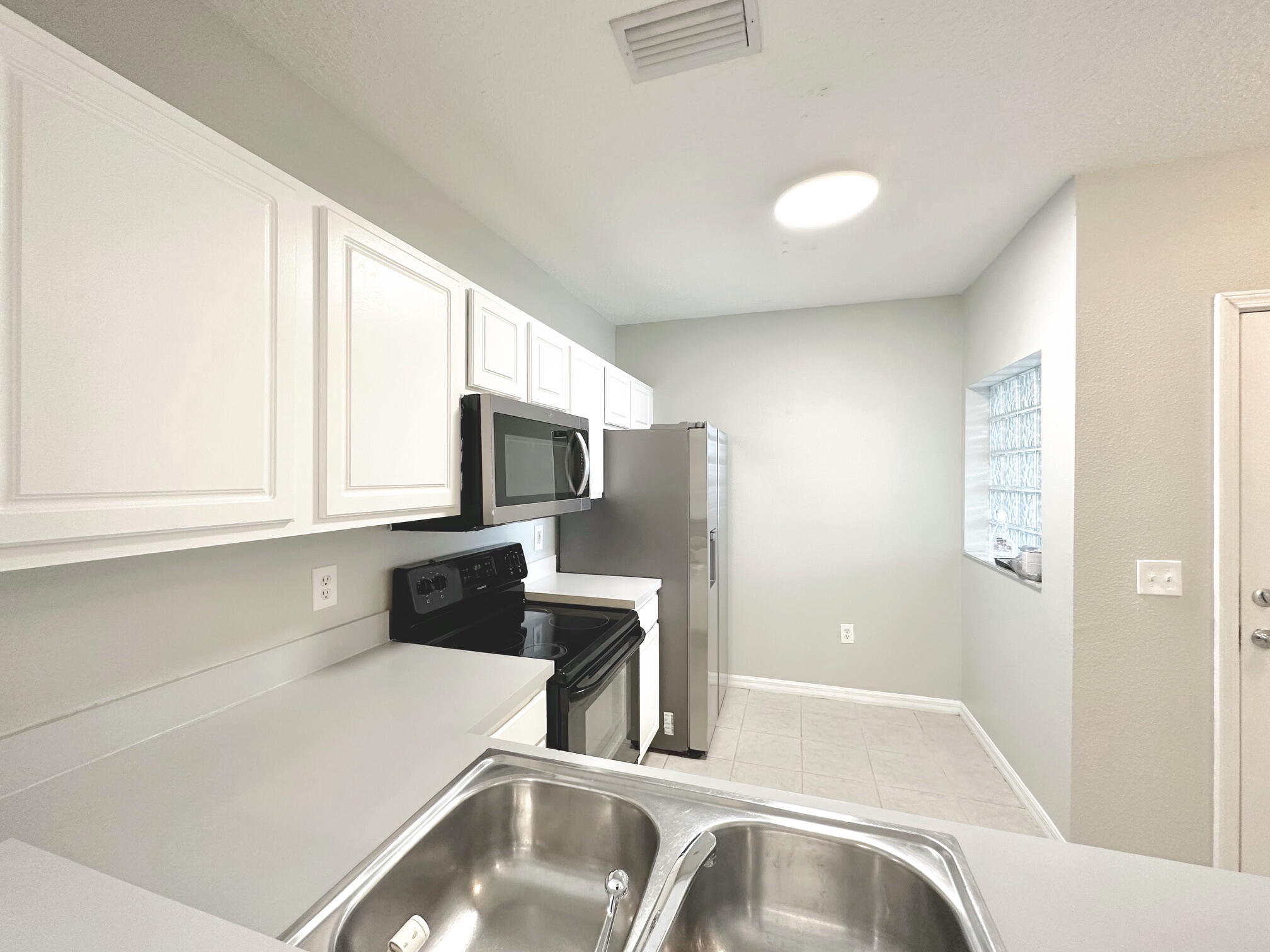 9604 Seadale Court 201 Property Photo 9