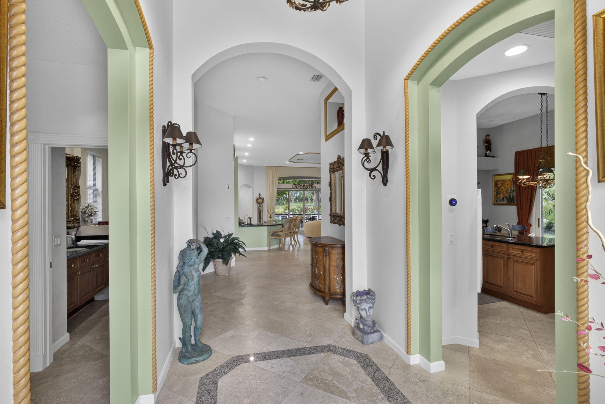 10880 Northgreen Drive Property Photo 3