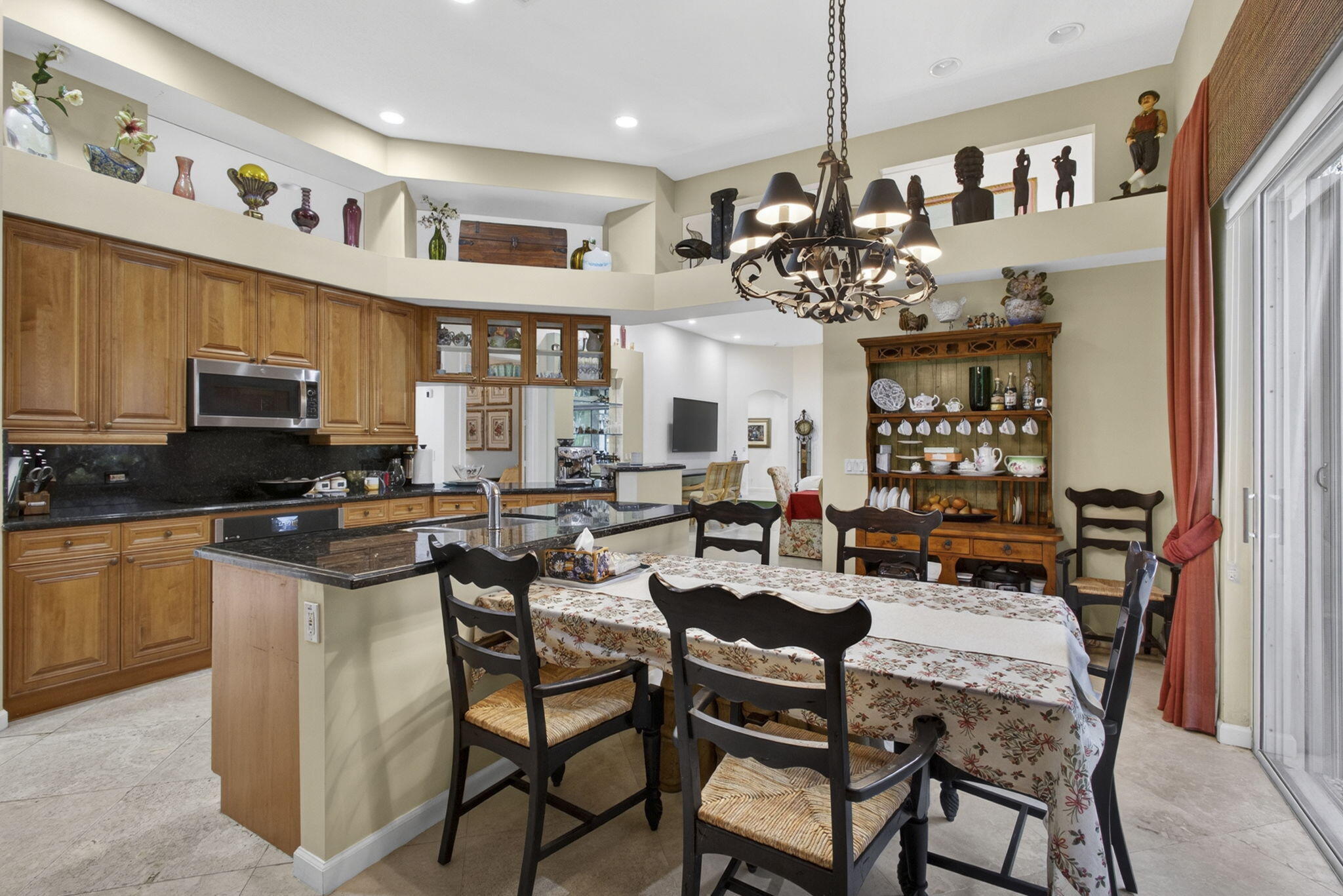 10880 Northgreen Drive Property Photo 8