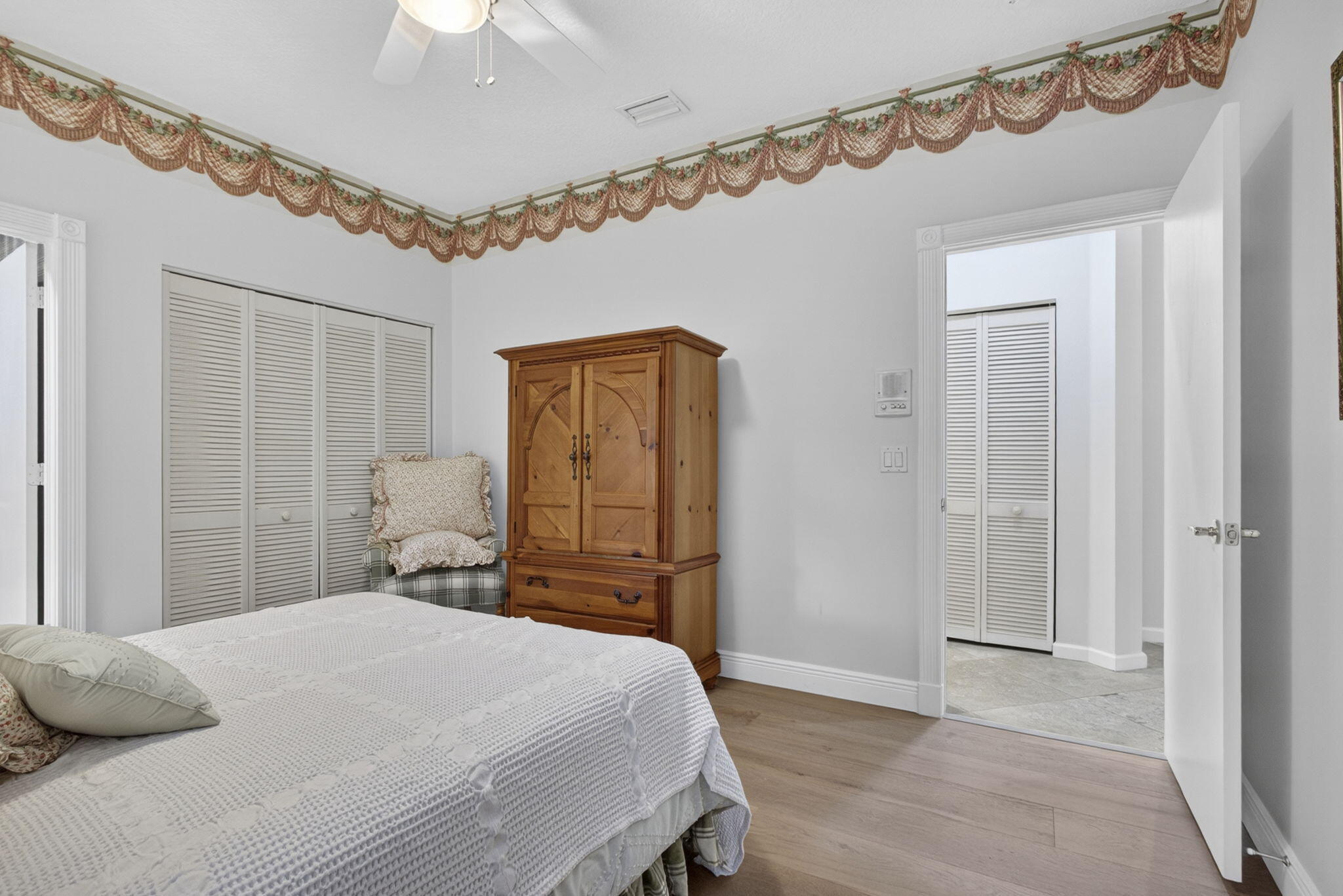 10880 Northgreen Drive Property Photo 27