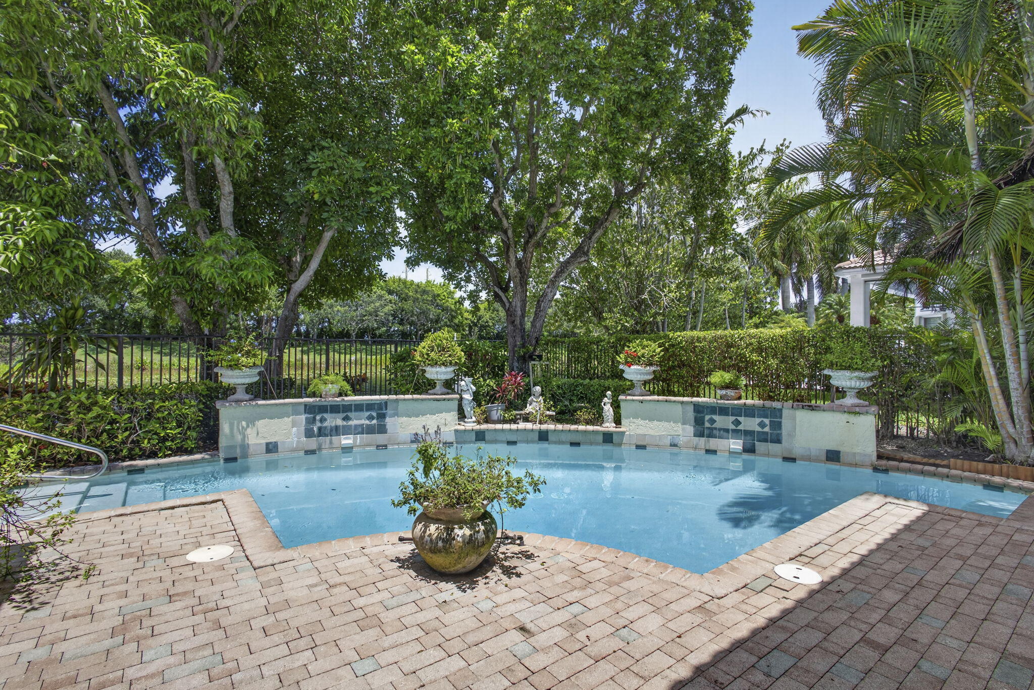 10880 Northgreen Drive Property Photo 36