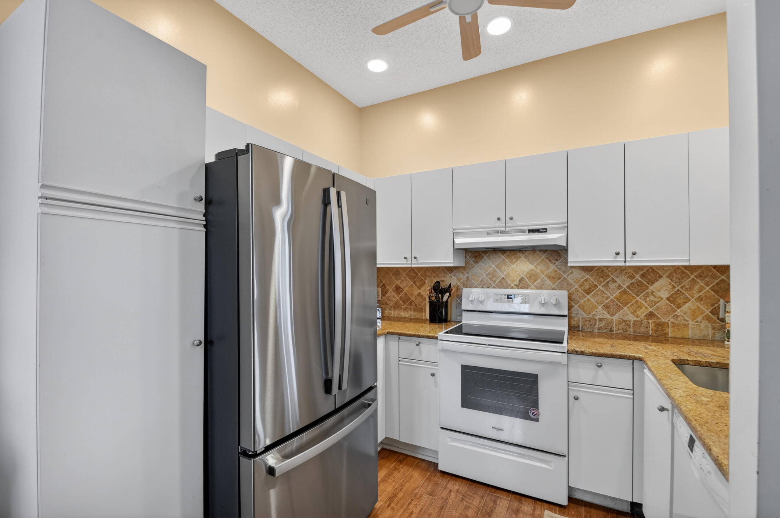 5394 Firenze Drive M Property Photo 8