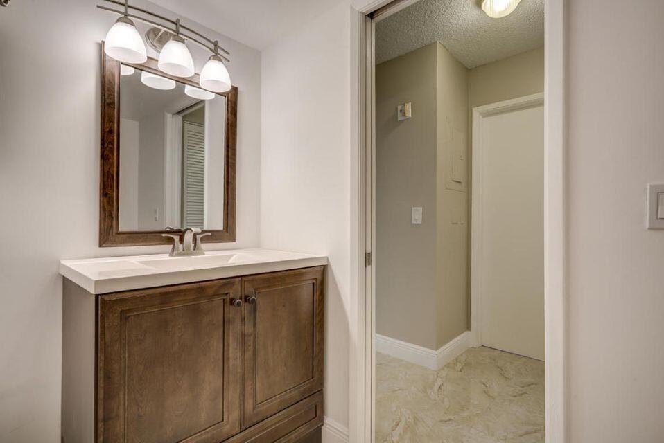 140 Yacht Club Way 206 Property Photo 11