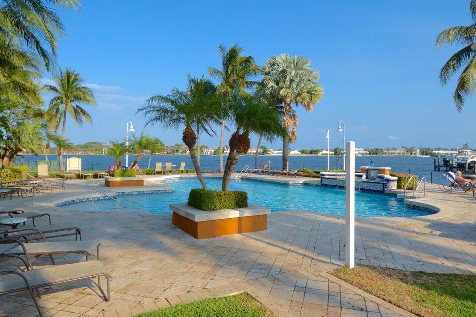 140 Yacht Club Way 206 Property Photo 14