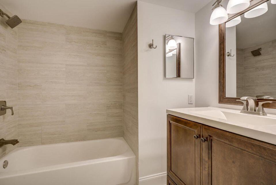 140 Yacht Club Way 206 Property Photo 21