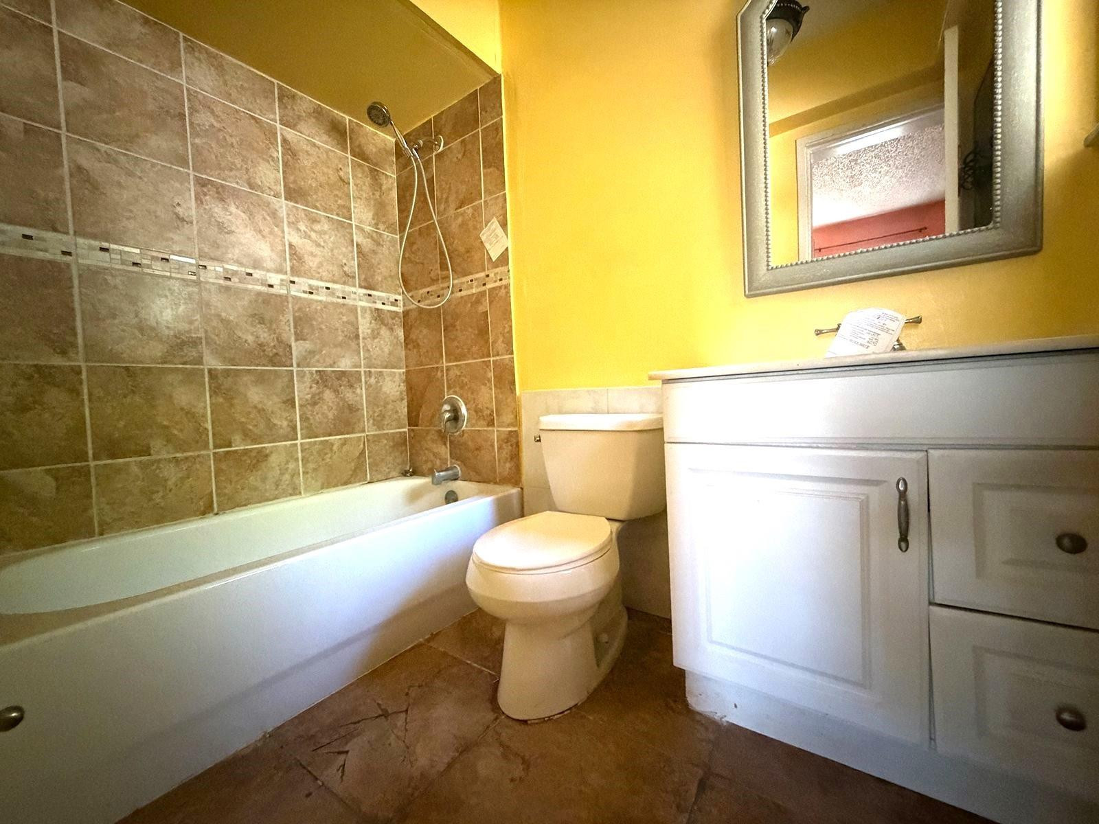 7101 Nw 68th Street Property Photo 7