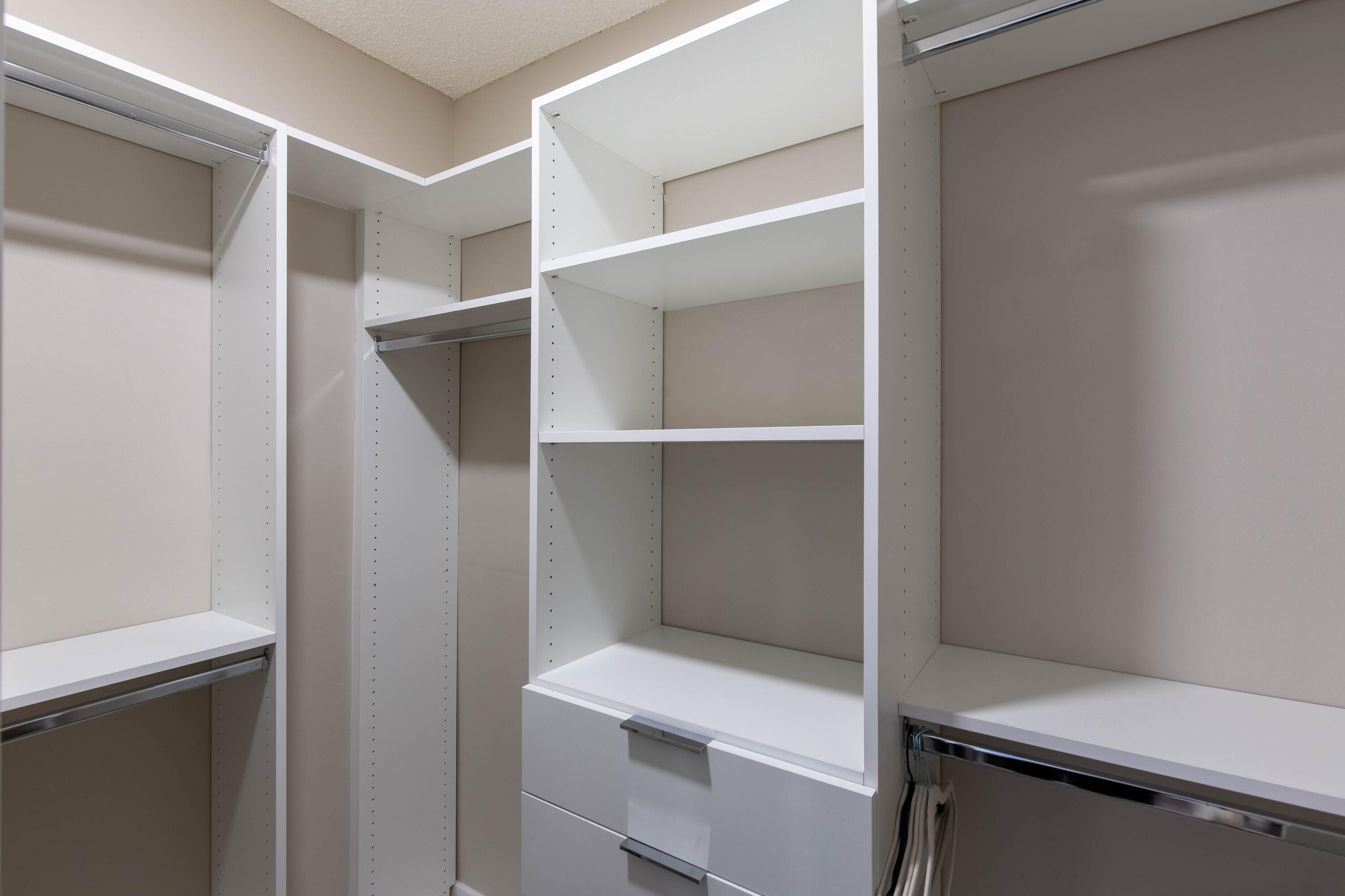 13792 Creston Place Property Photo 18