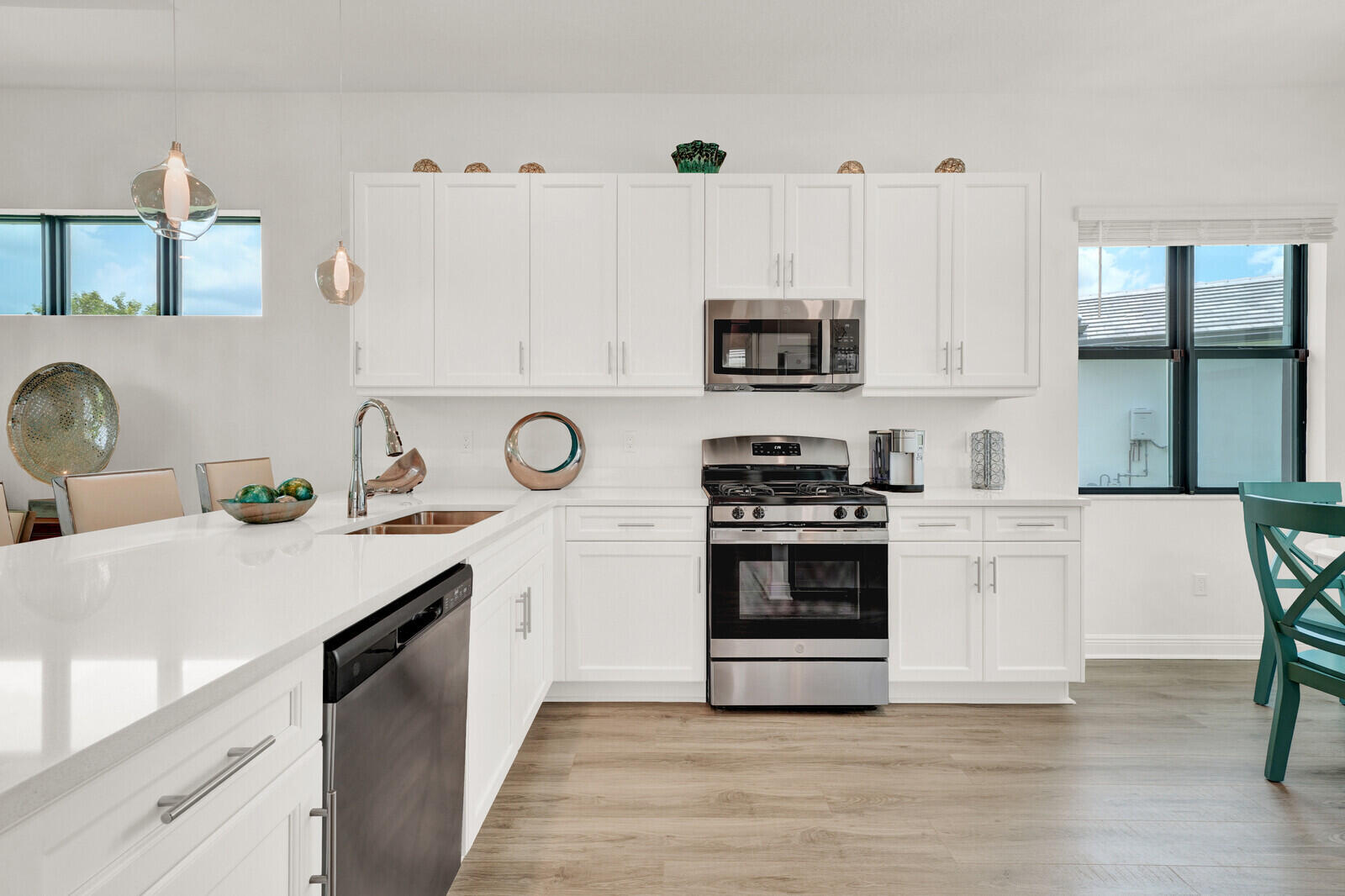 15851 Alys Terrace Property Photo 8