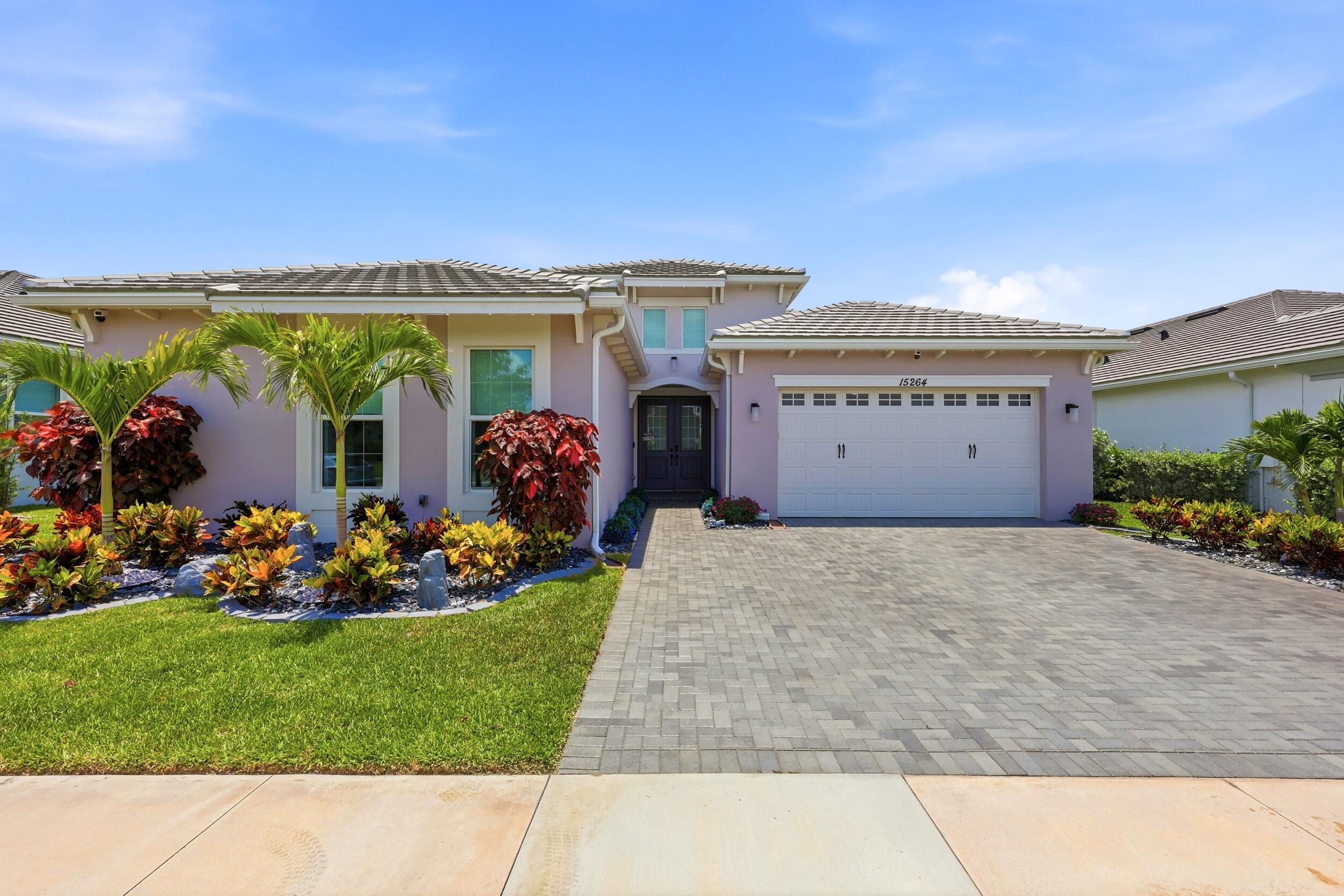 15264 Wildwood Circle Property Photo 1