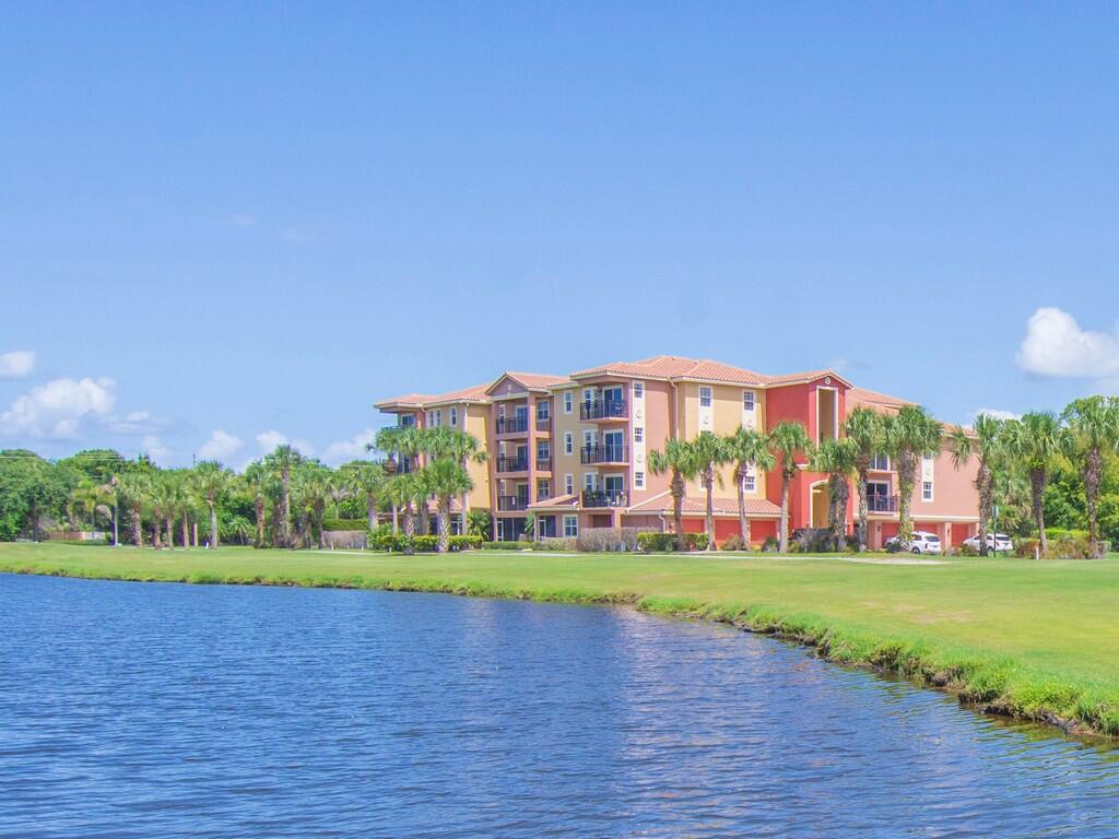 4190 Gator Greens Way 32