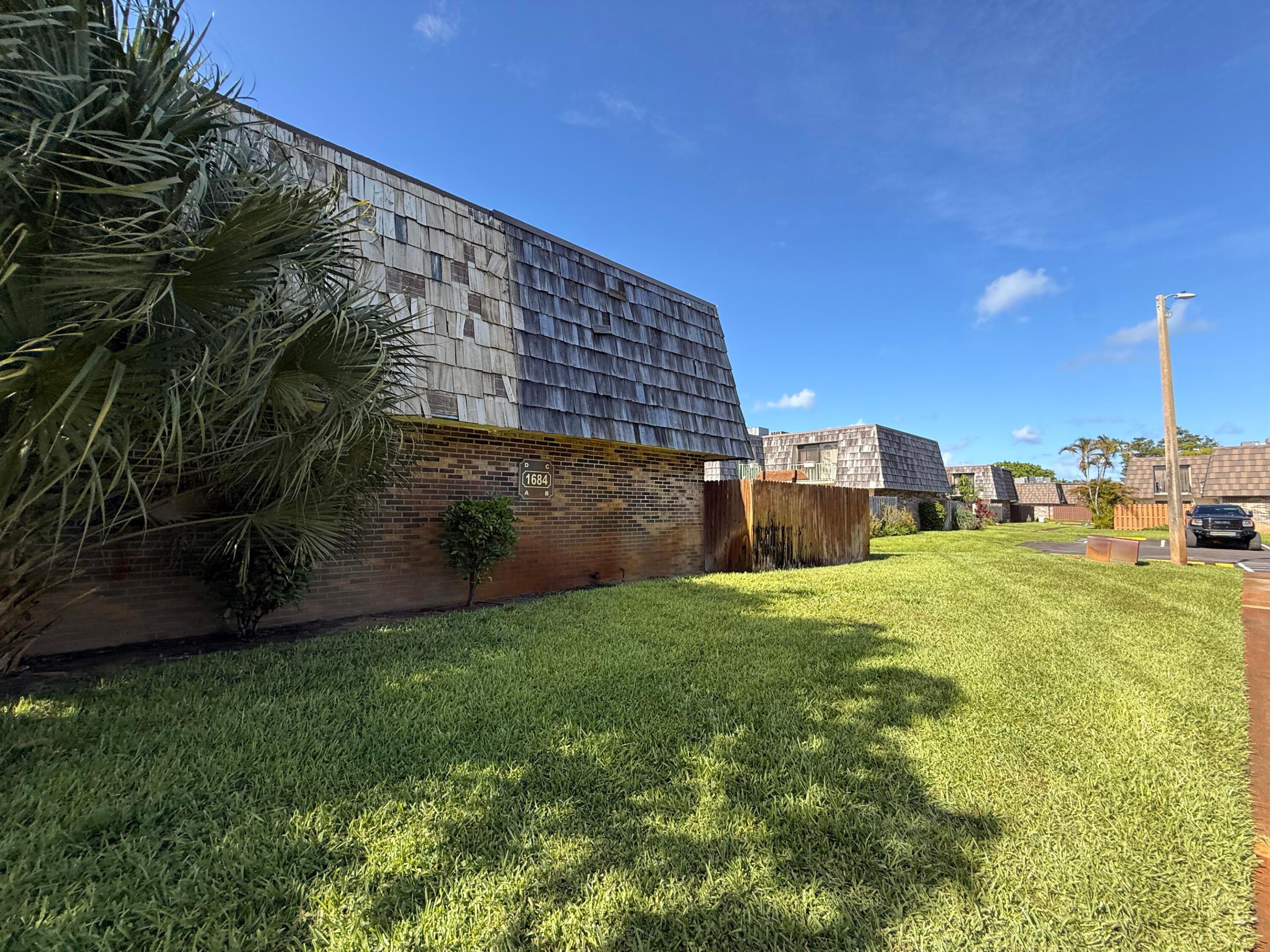 1684 Forest Lakes Circle A Property Photo 2