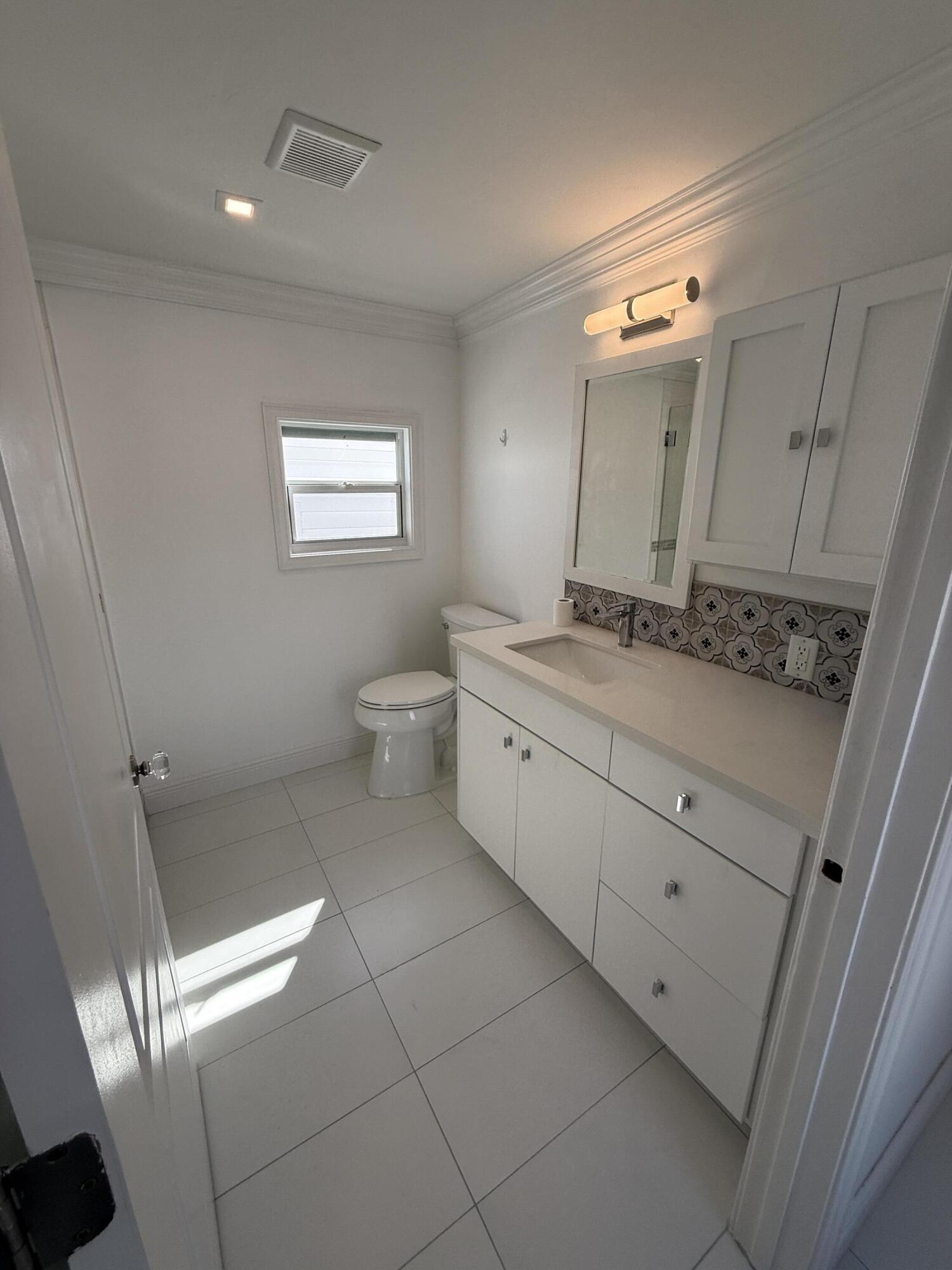 206 Eagle Drive E Property Photo 5