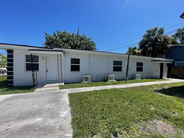 304 N Tamarind Avenue Property Photo 2